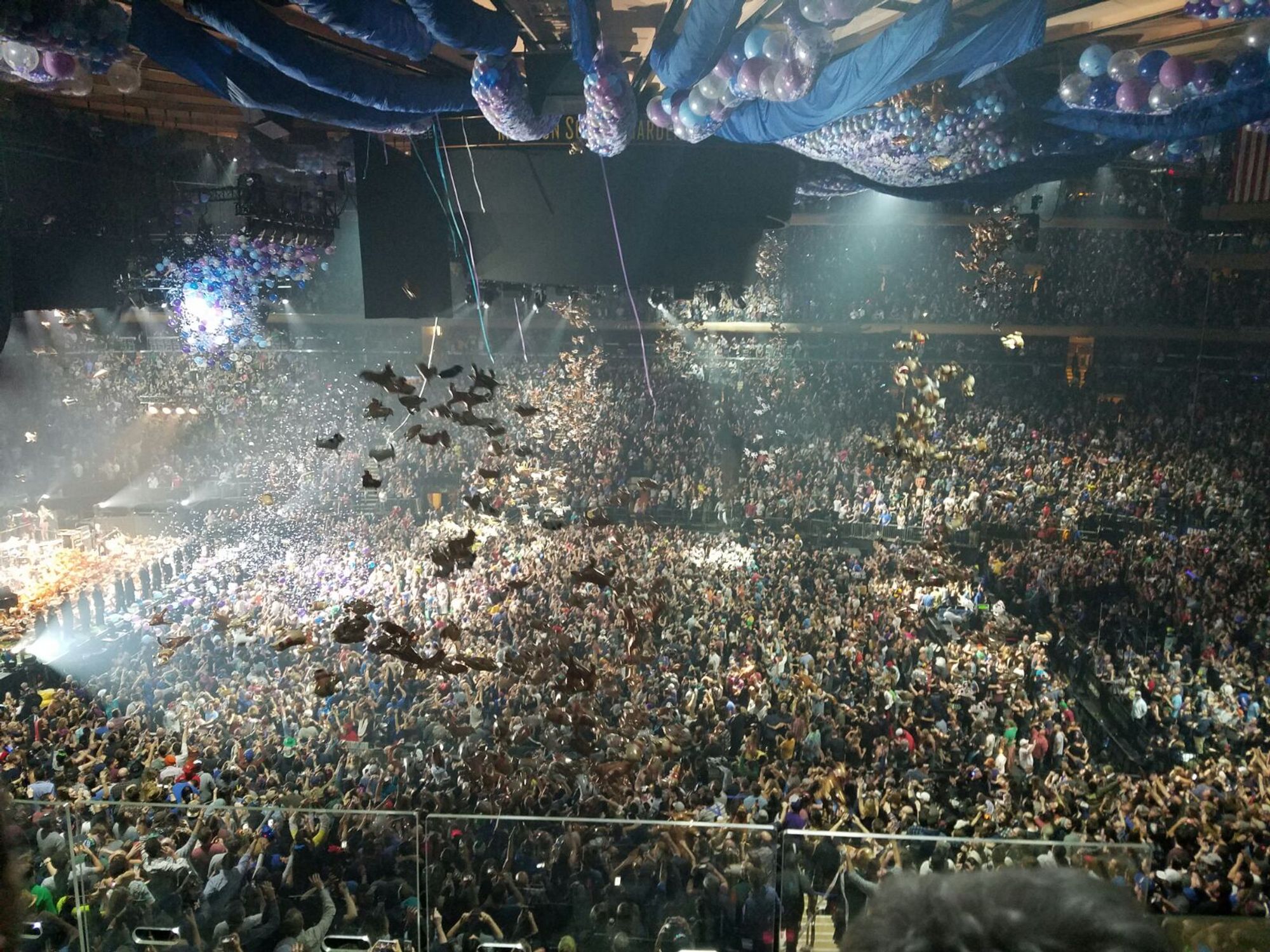 Balloon drop at MSG