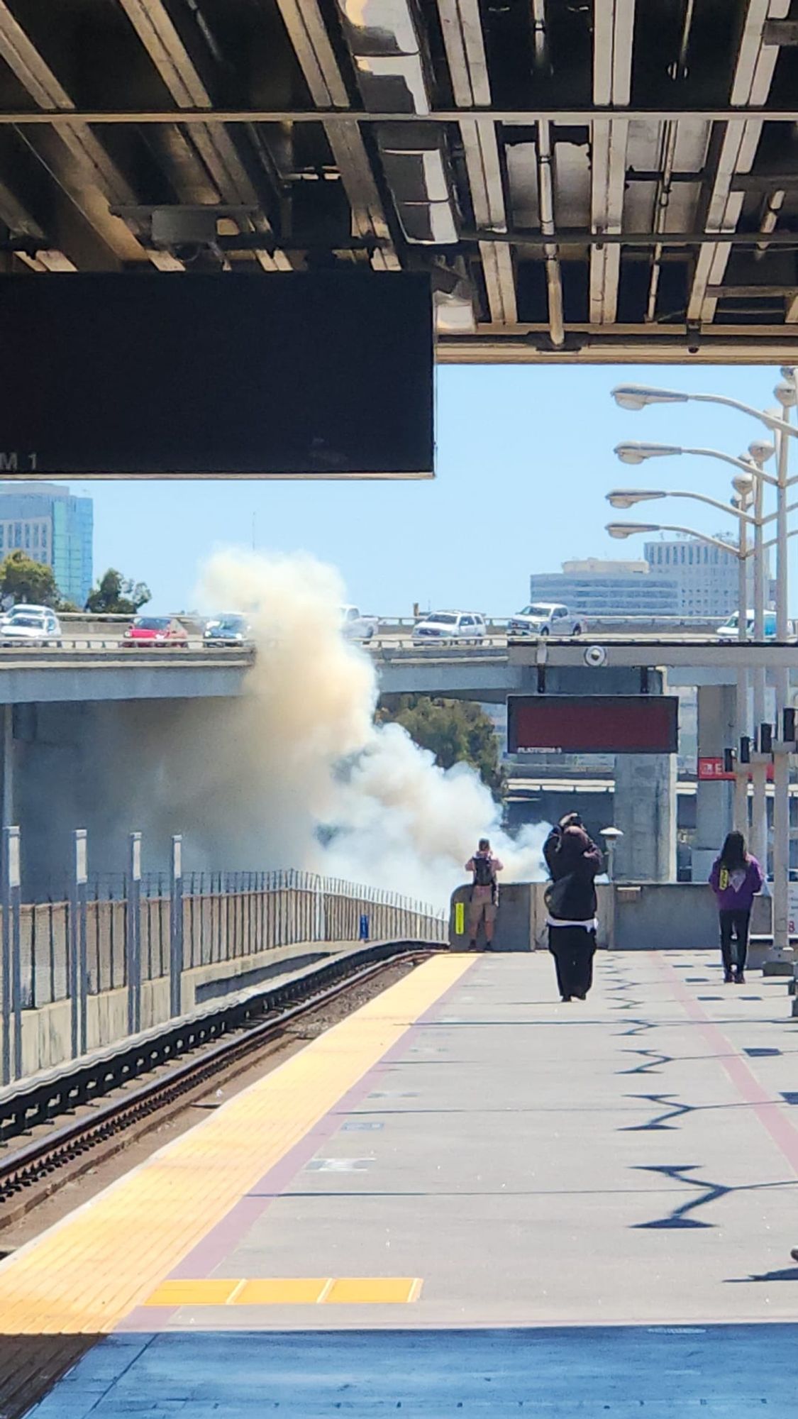 macarthur bart platform with more smoke