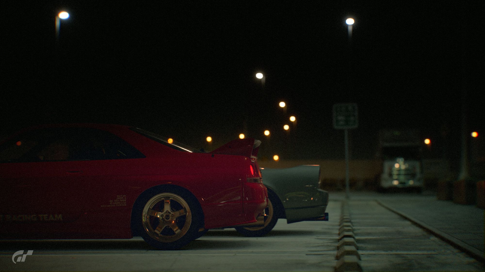 Nissan Skyline GT-R V•spec (R33) '97 (foreground)
Honda NSX Type R '92 (background)