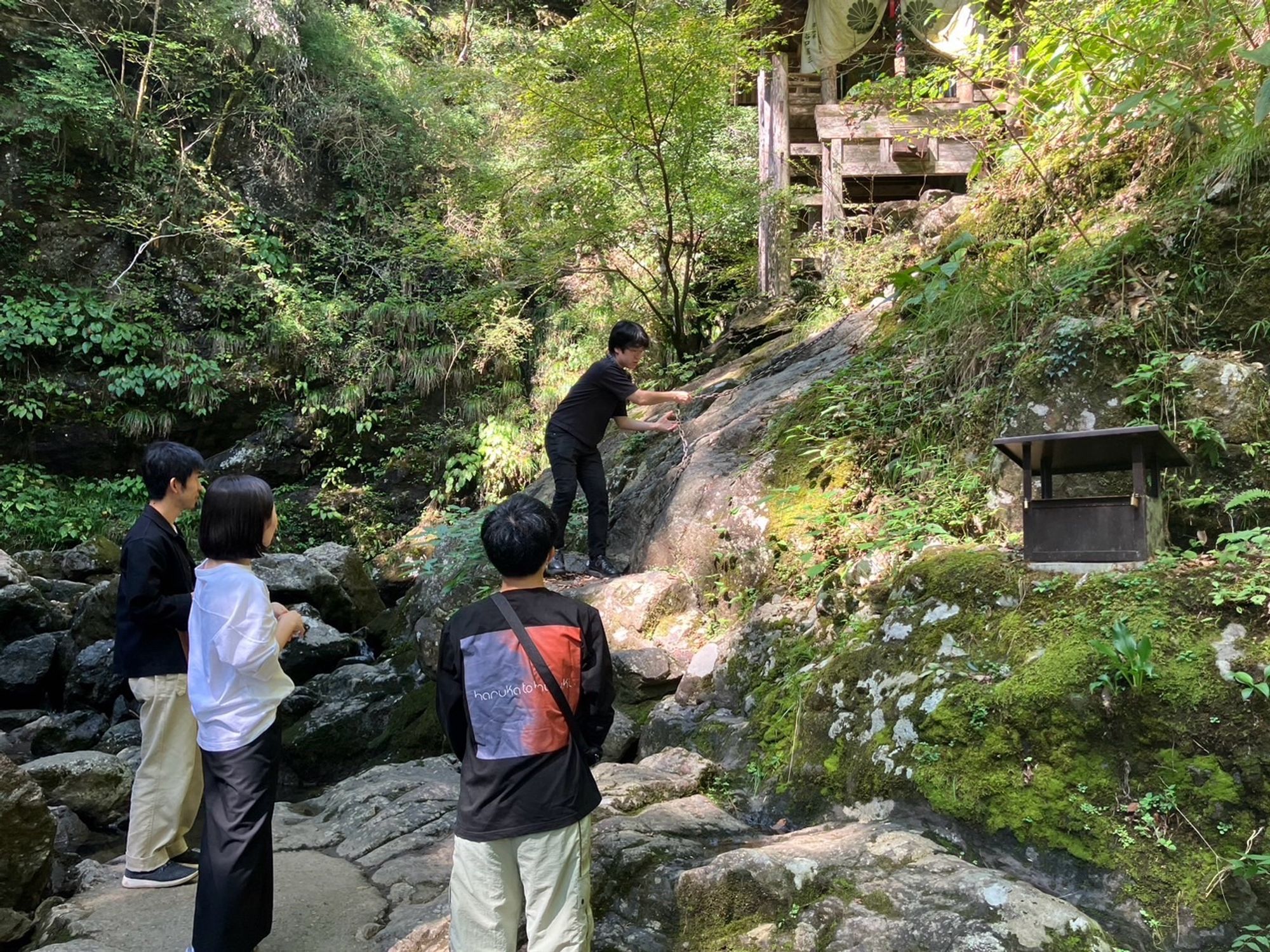 上のほうにある神社