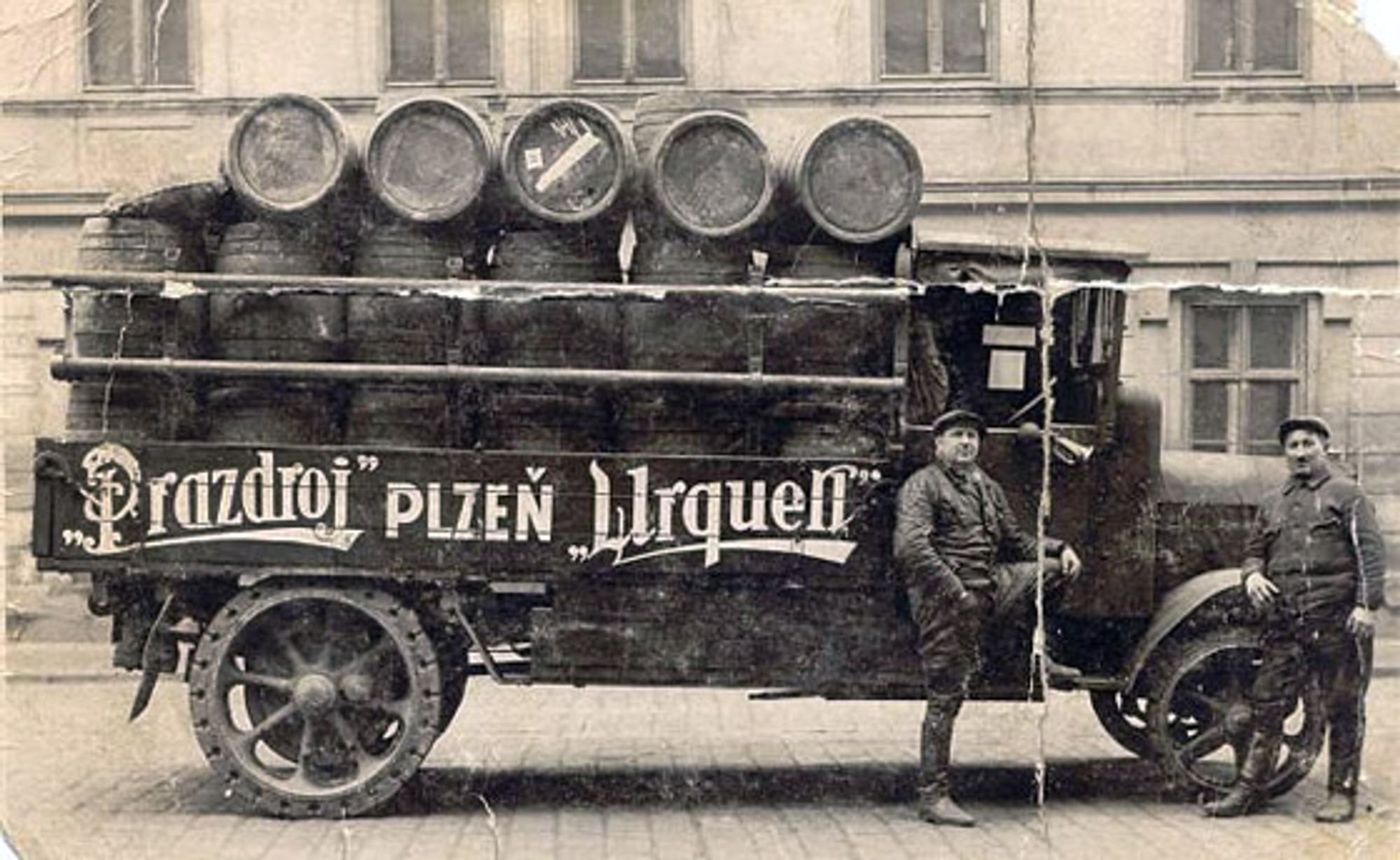 Bierwagen in den 1930er Jahren 
Aufschrift: Prazdroj Plzeň Urquell 