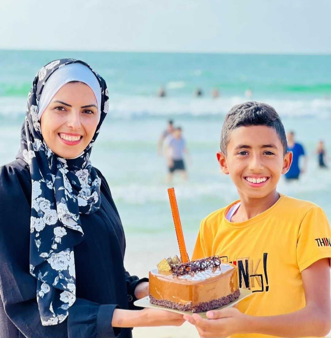 Picture of Maryam Abu Daqqa and her only son, Ghaith

From https://x.com/MahmoudMassri15/status/1959953636827558054