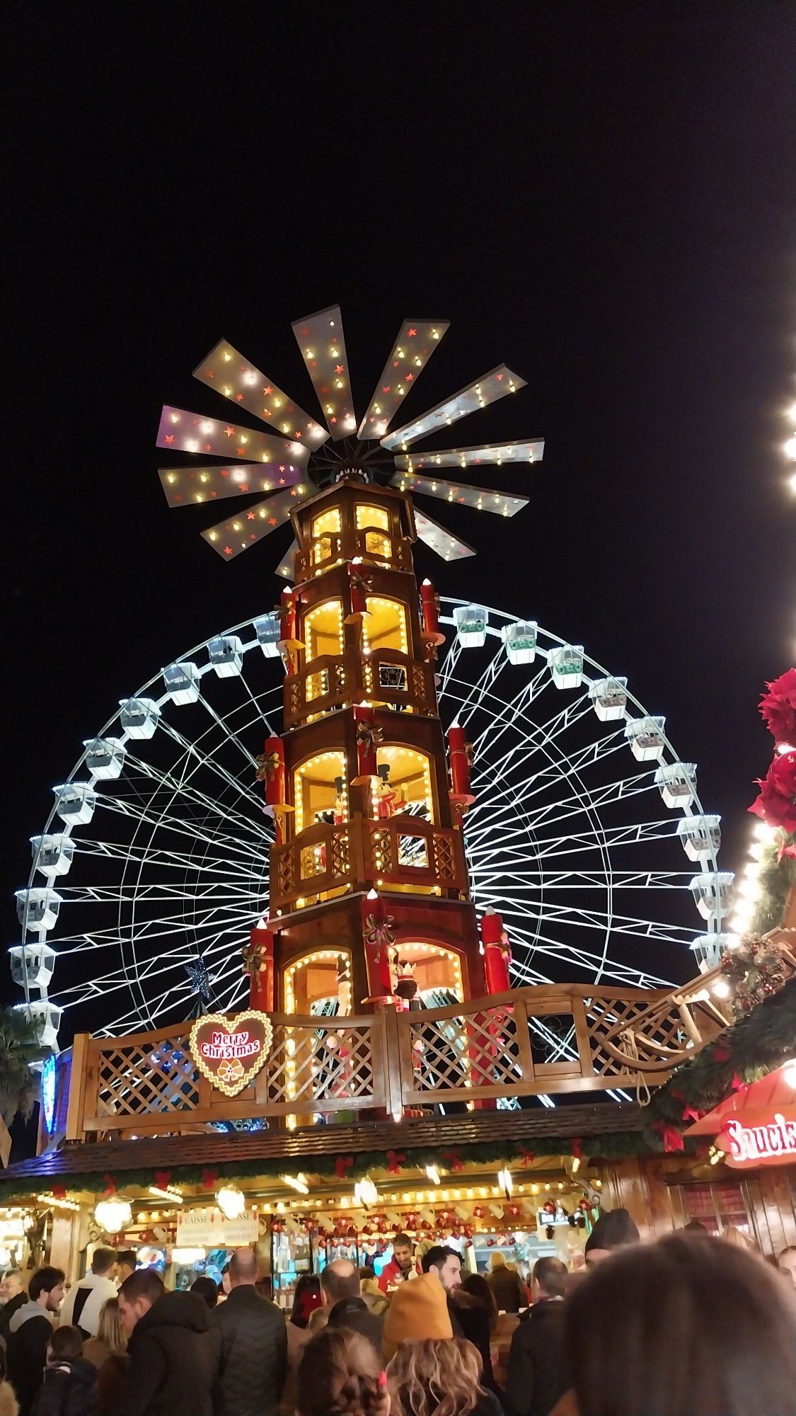 Christmas ornements, city, big wheel