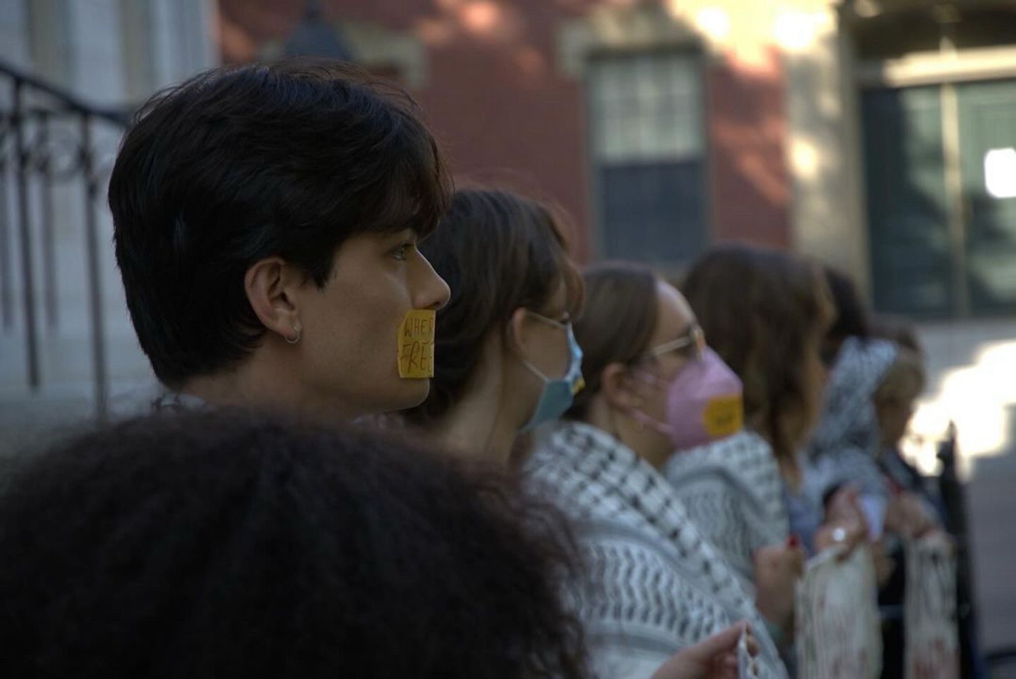 Students demonstrate outside of University Hall Harvard