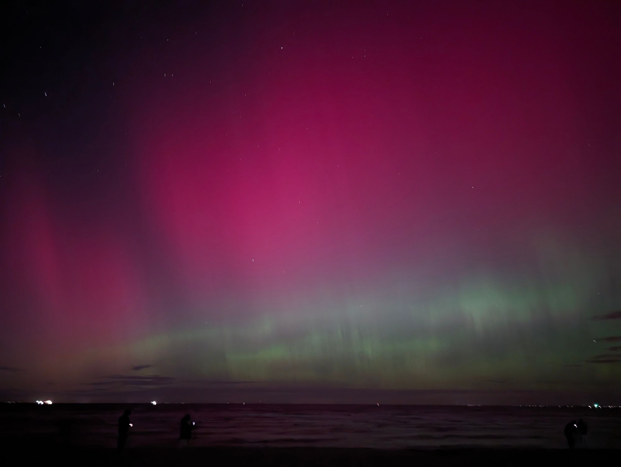 An aurora by the beachside