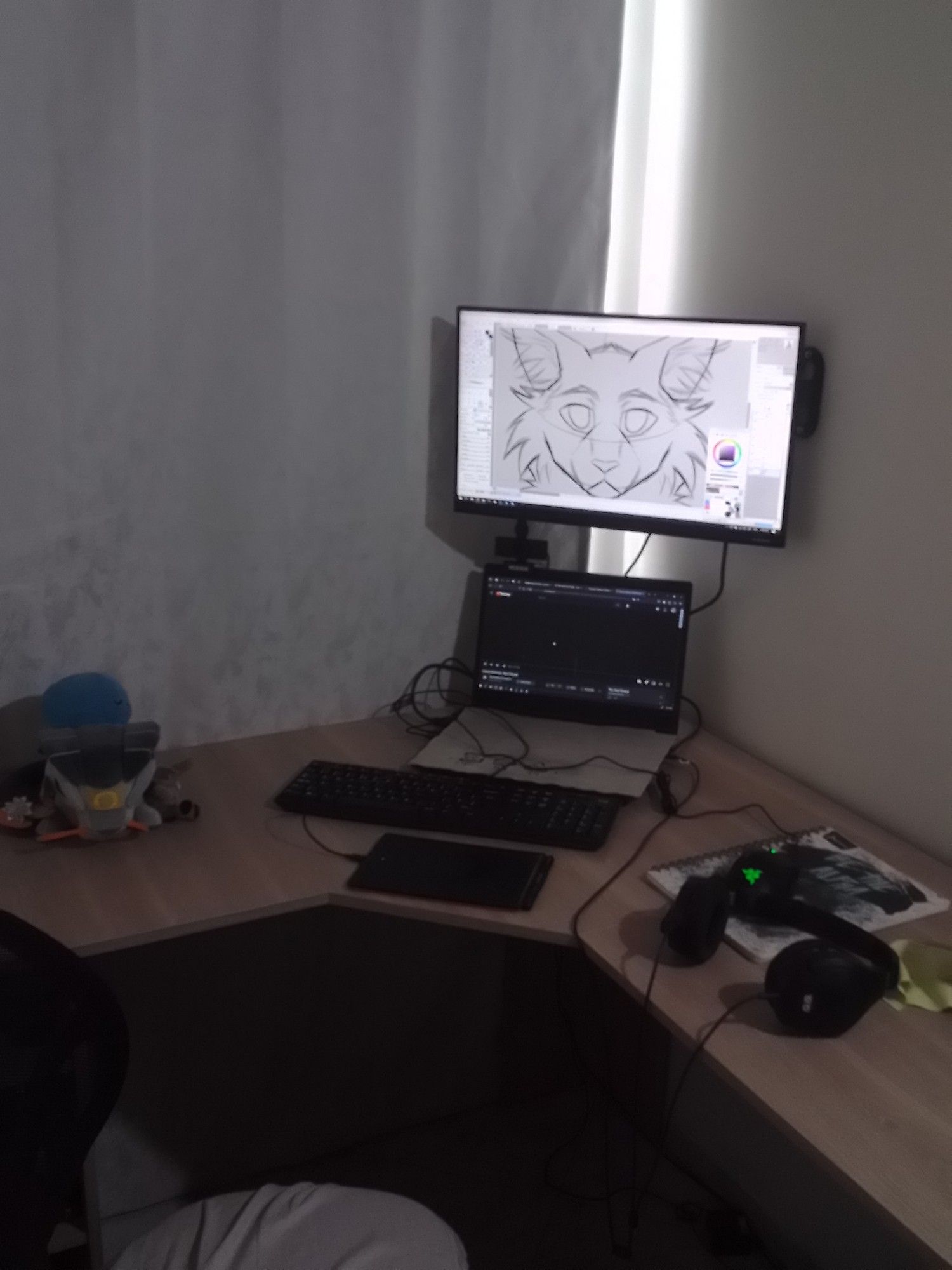 Ma desk. Screen showing a drawing I'm progress