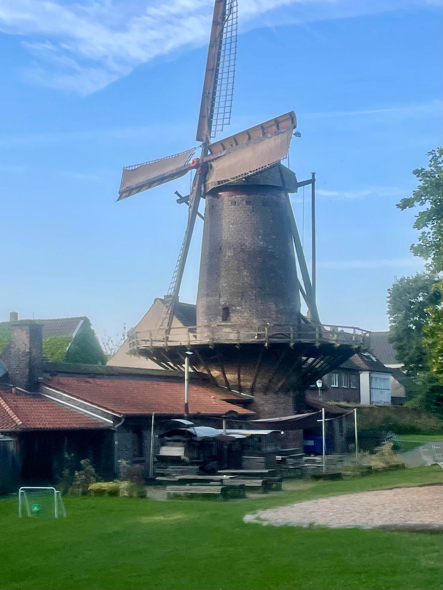 Bild einer Windmühle (Kriemhild-Mühle in Xanten)