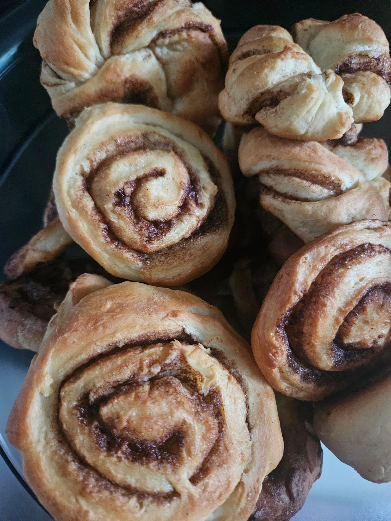 Frisch gebackene Zimtschnecken.