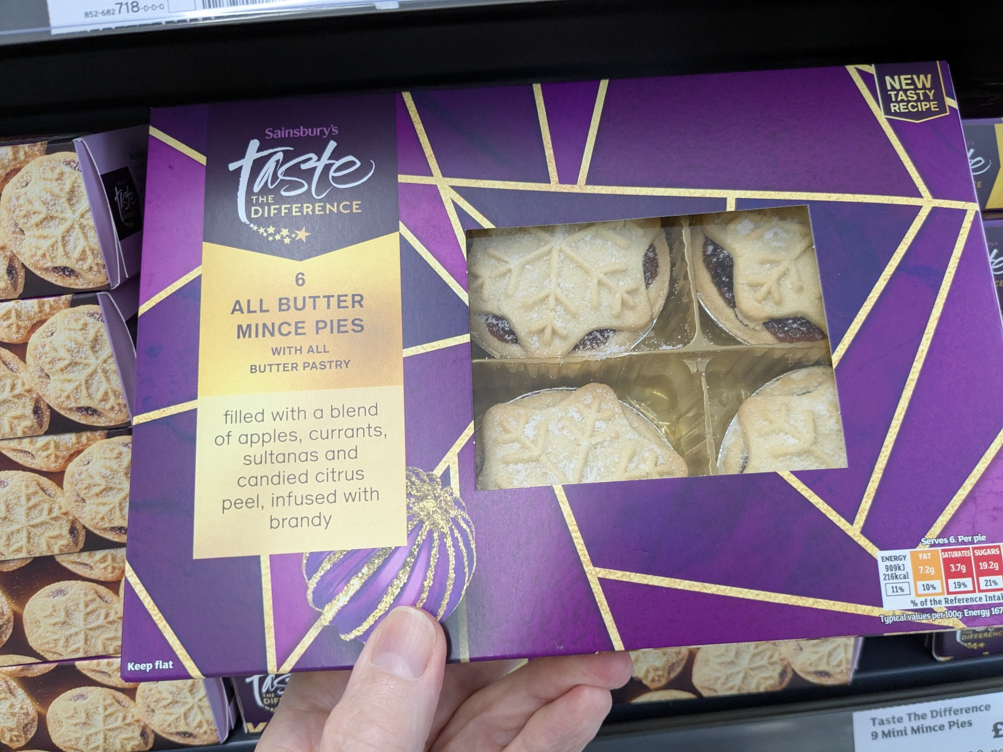 A box of six Christmas mince pies (all butter).