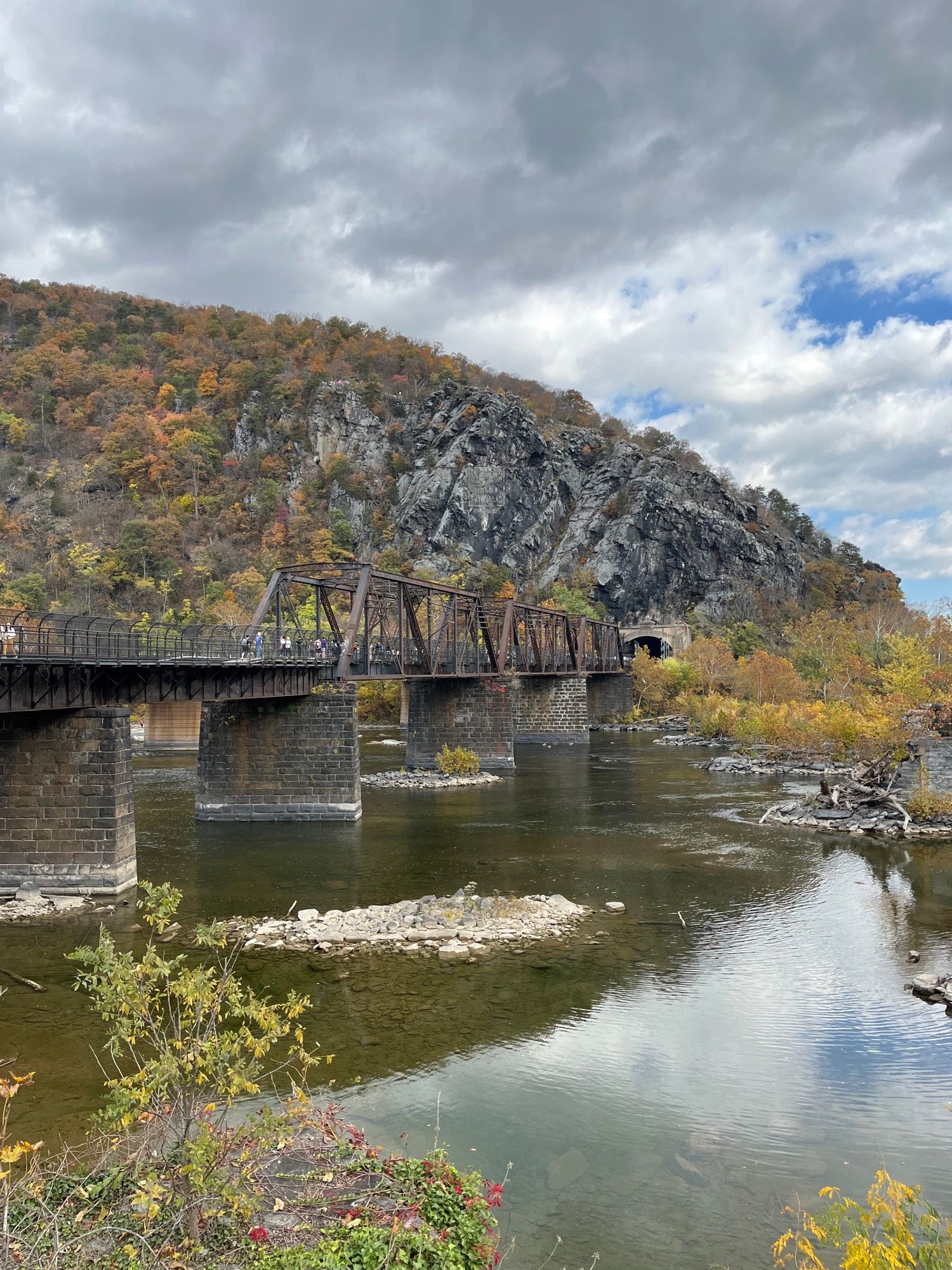 Bridge across the river to Maryland Heights