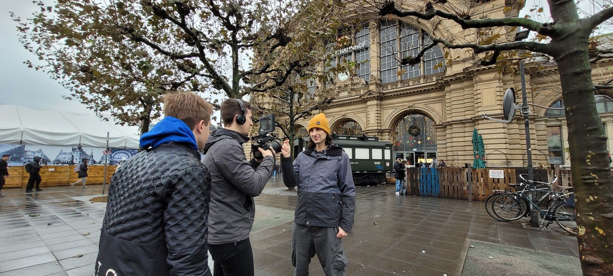 Joe Grand filming his next video in front of Frankfurt Central Station