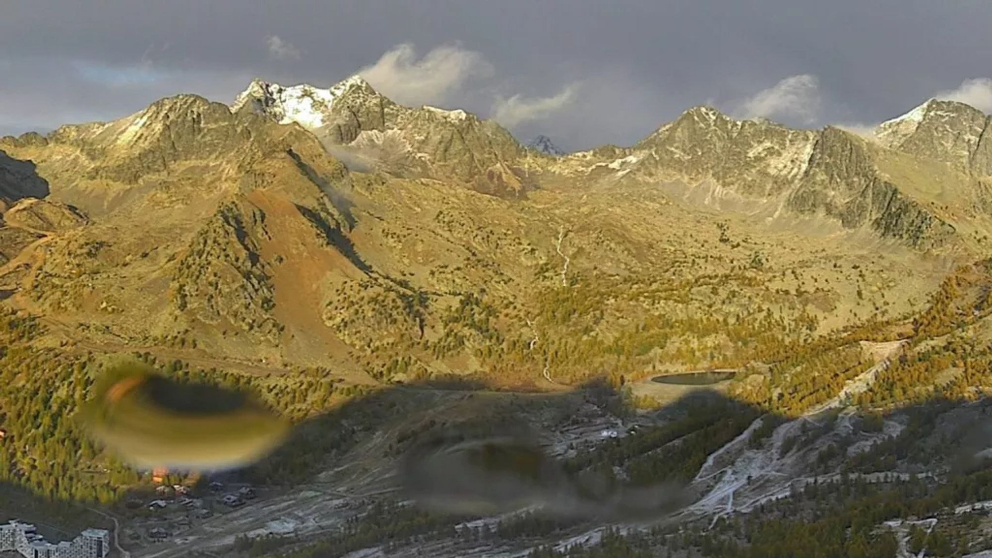 Coucher de soleil sur le Mont Malinvern, avec un peu de neige fraîche au-dessus de 2.700 mètres.