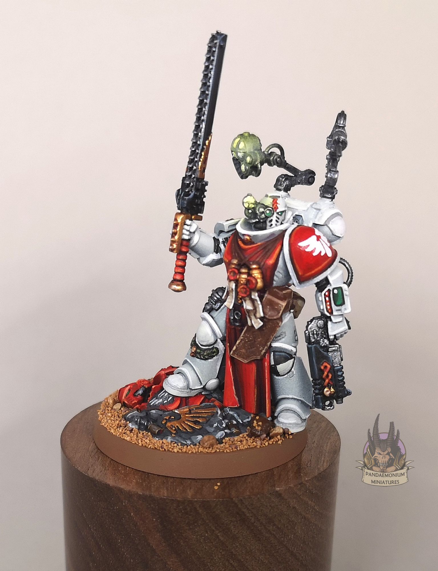 Blood Angels Sanguinary Priest, conversion using a Primaris Apothecary and the chainsword arm from a Gravis Captain