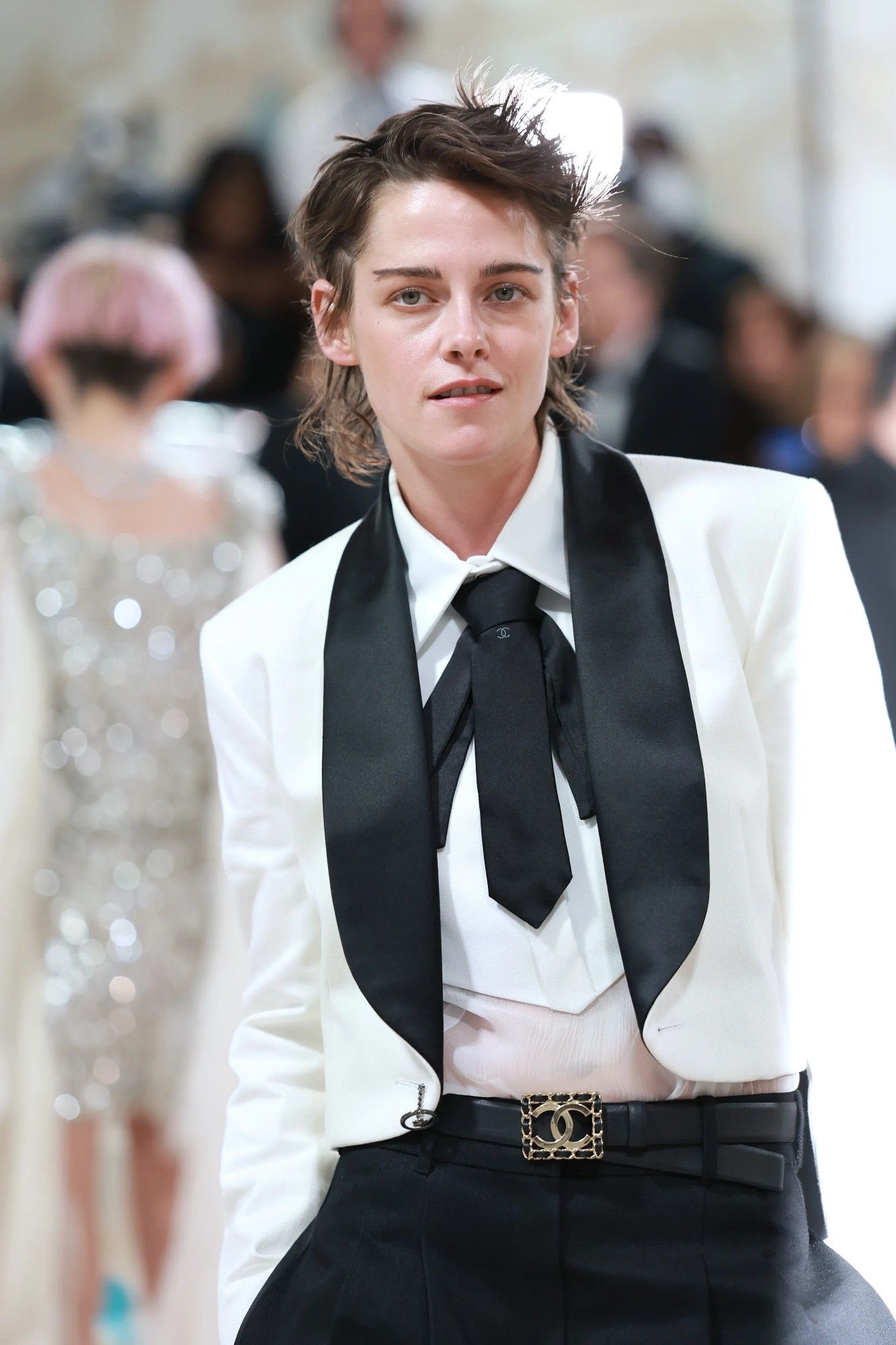 kstew at met gala in a black and white tux with a kind of greasy rockabilly look