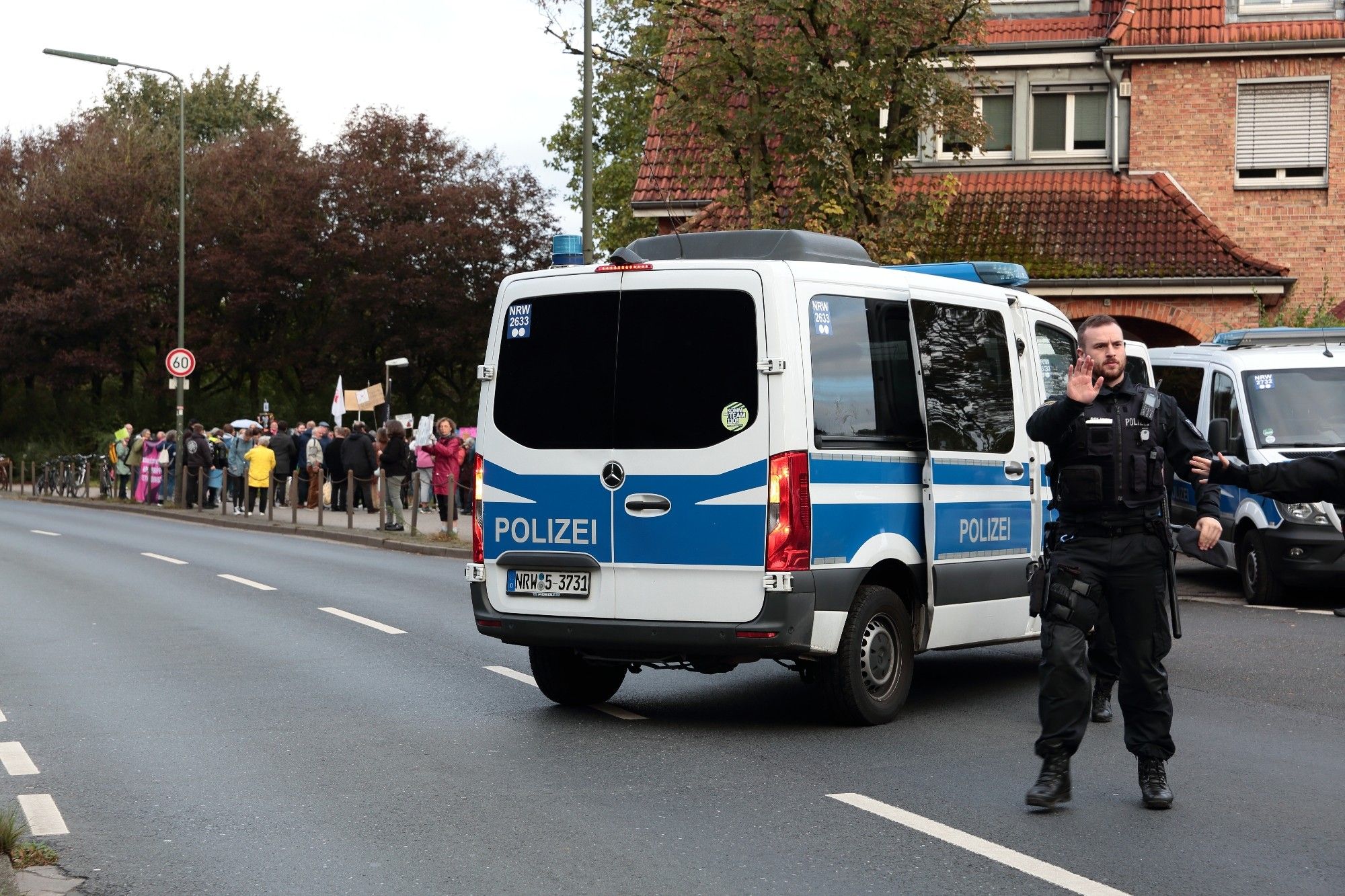 Polizeisperre vor der Schule