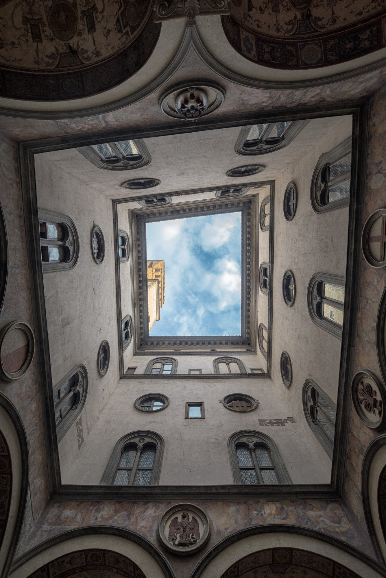 Piece of Sky: Fotografia della cortile di Michelozzo di Palazzo Vecchio a Firenze