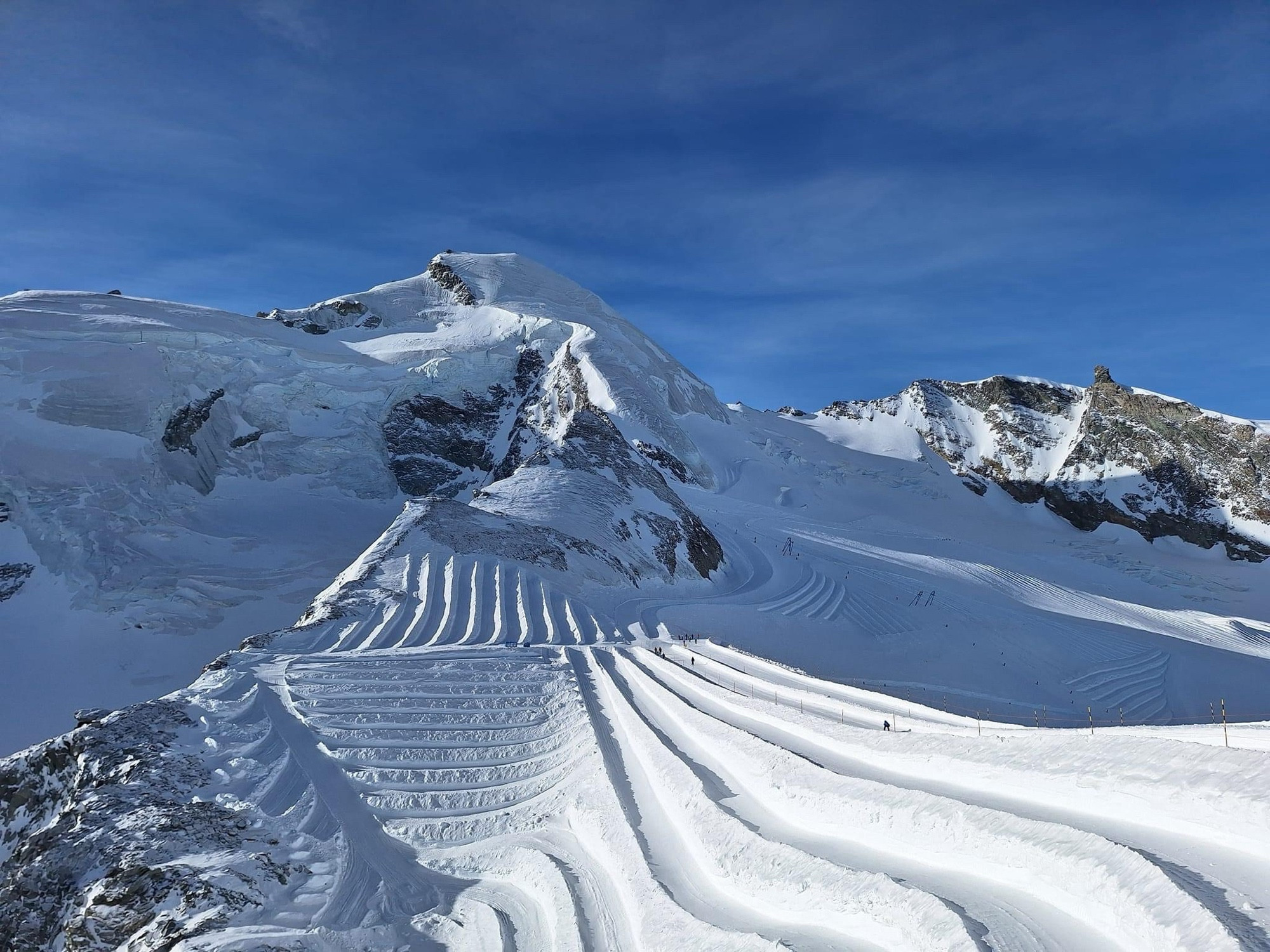 Montagne enneigée.