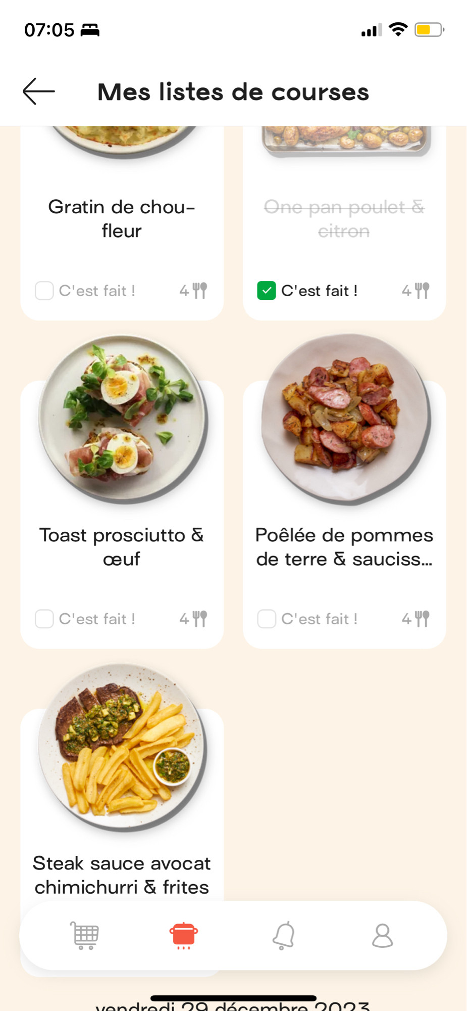 Capture d’écran de l’appli Jow avec notre menu de la semaine : gratin de chou-fleur, one pan poulet citron, toast jambon œuf, poêlée de pommes de terre et saucisses fumées, steak sauce avocat chimichurri et frites