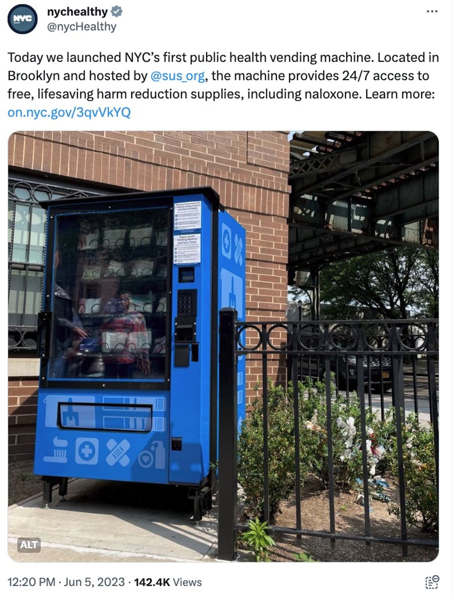 Today we launched NYC’s first public health vending machine. Located in Brooklyn and hosted by @sus_org, the machine provides 24/7 access to free, lifesaving harm reduction supplies, including naloxone.