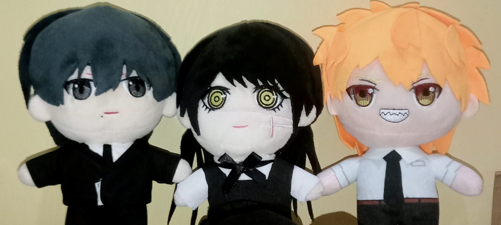 Unofficial dolls (from left to right): ➡️ Hirofumi Yoshida, Asa Mitaka / Yoru, and Denji