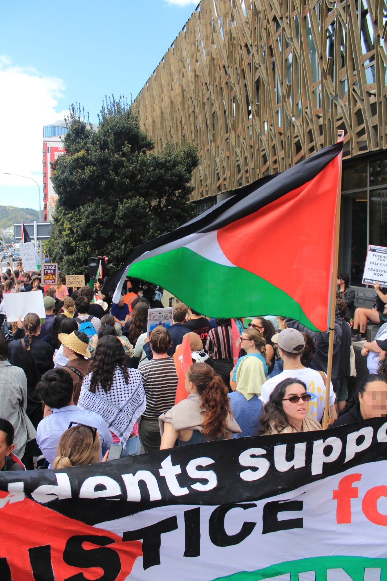 Pōneke Anti-Fascist Coalition and hundreds of supporters rally for Gaza outside the New Zealand Supreme Court in Wellington, in defiance of Zionist, Islamophobic hatemongers like Brian Tamaki and Destiny Church, and alongside Students Support Justice For Palestine.