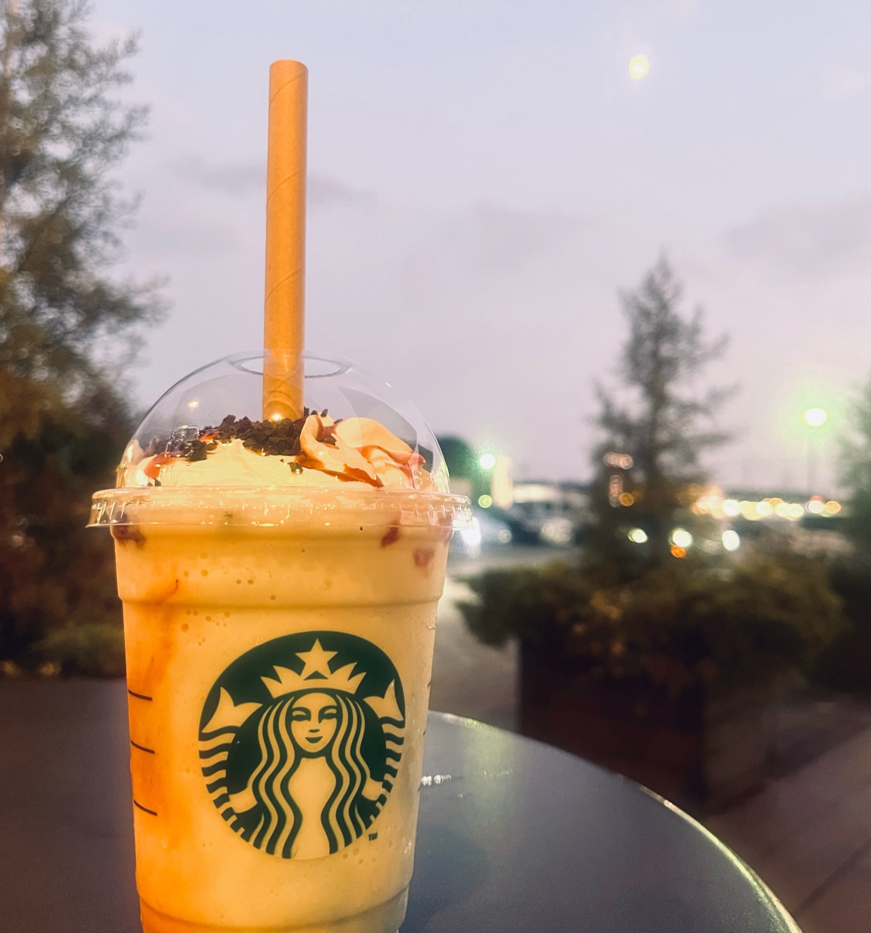 スターバックスのフラペチーノの写真。