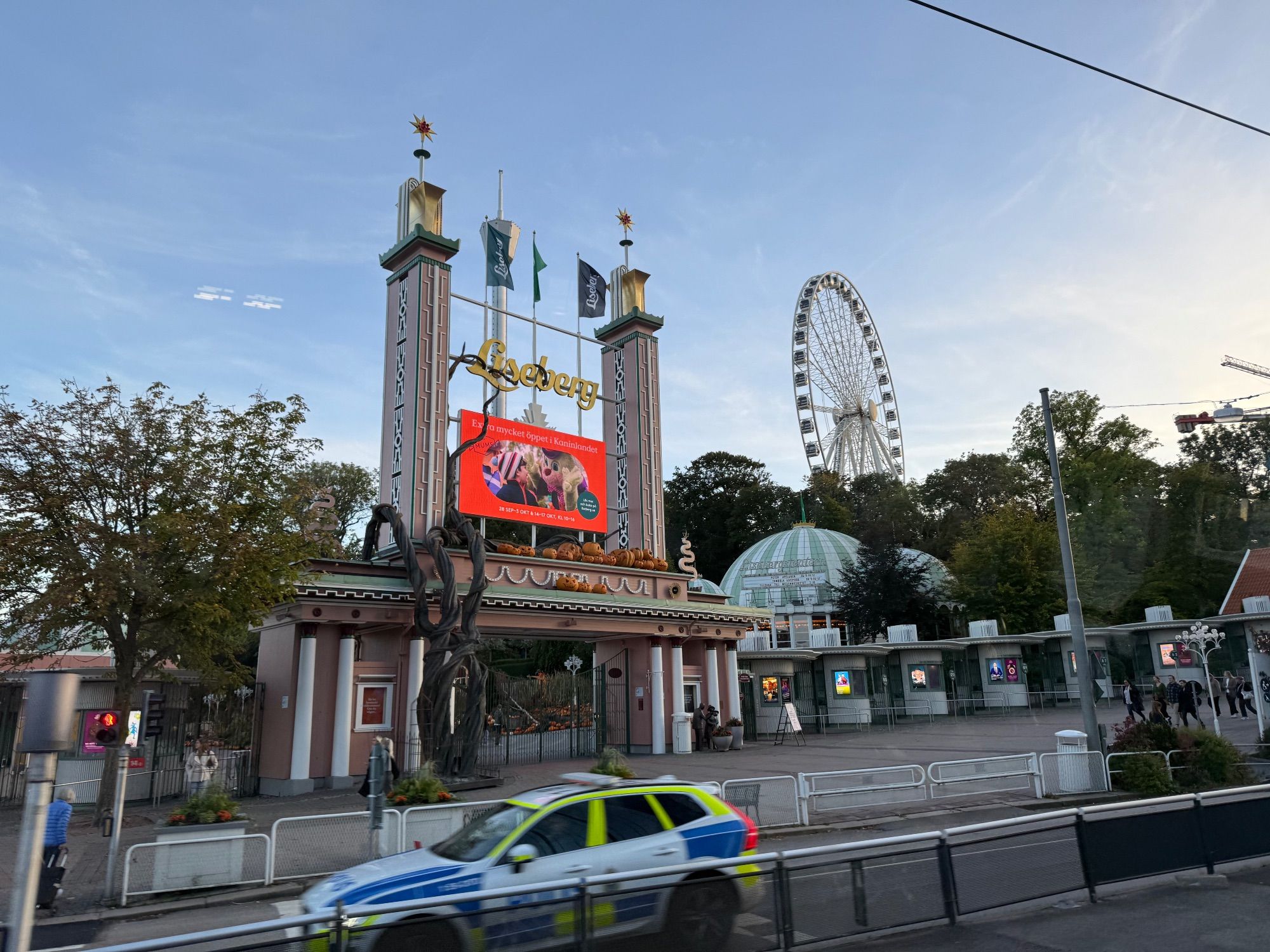 The Entrance to the Liseborg amusement park, with a Ferris wheel in the background.