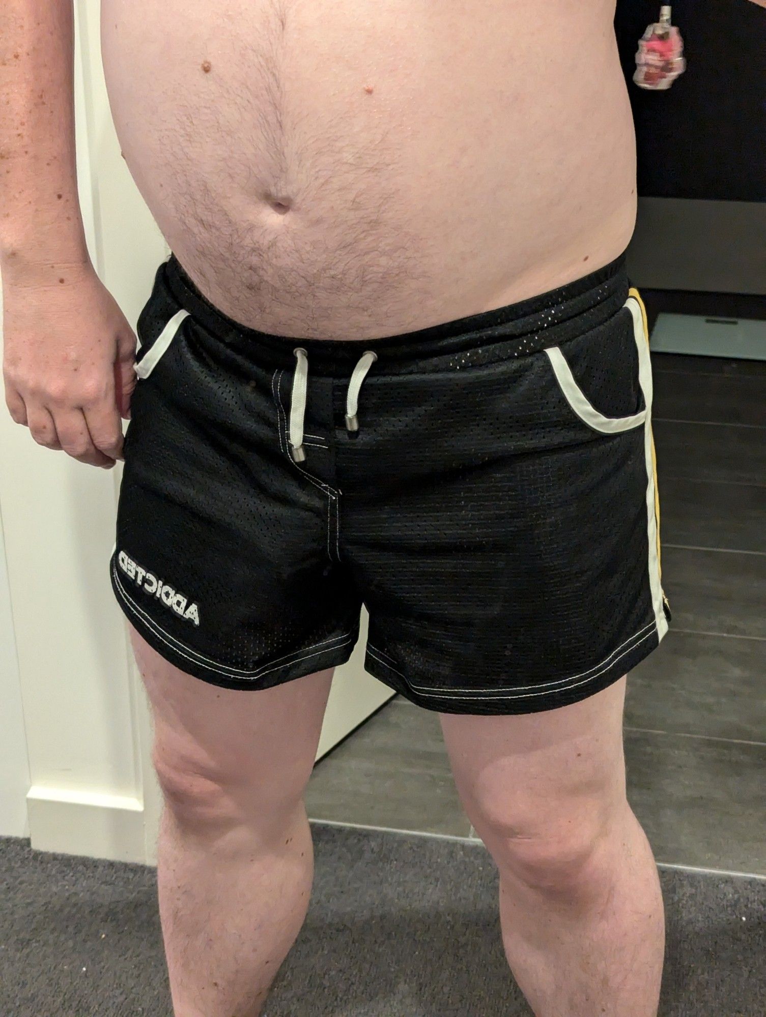 Chunky legs in very short shorts.