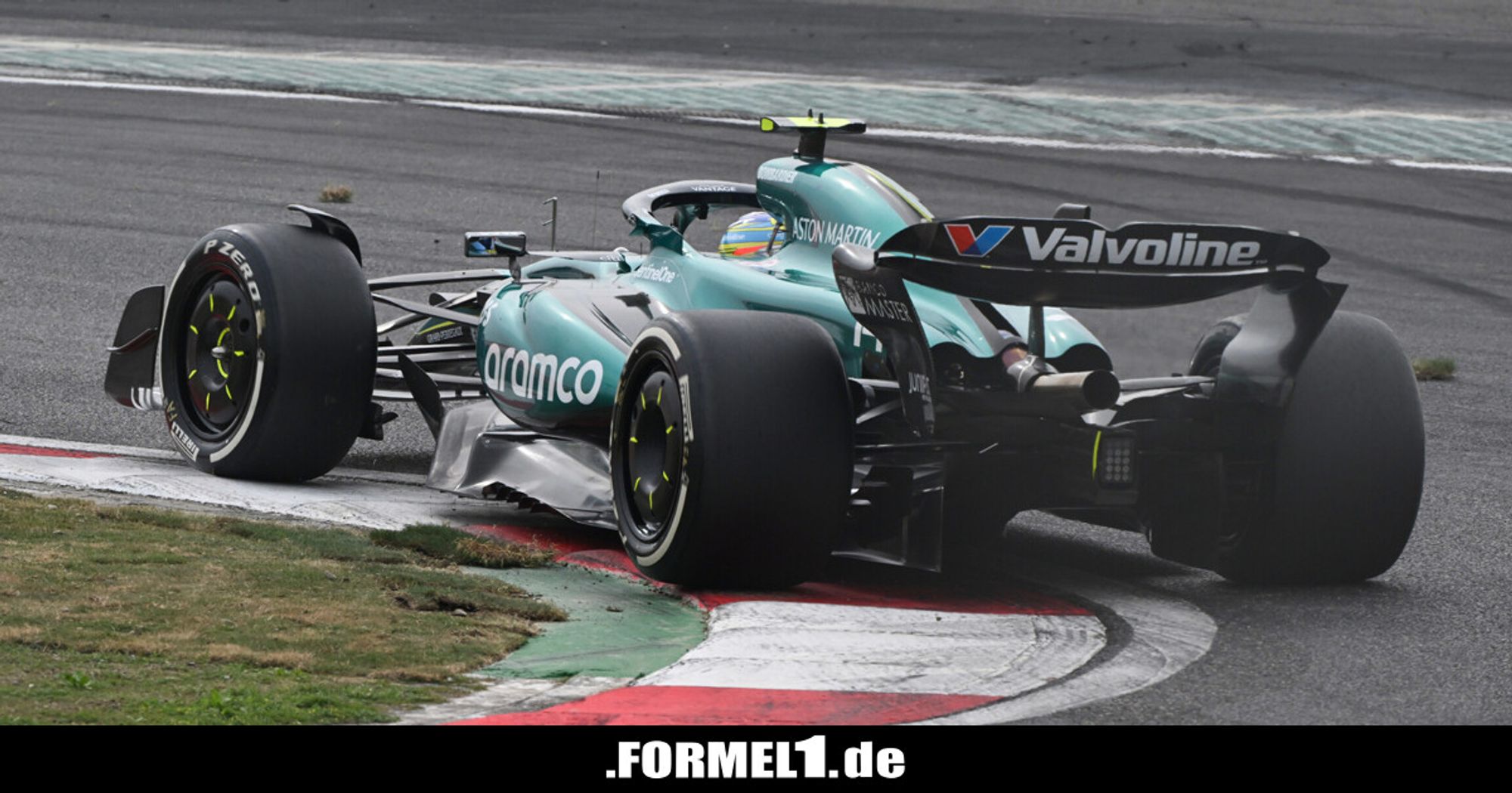 Fernando Alonso (Aston Martin AMR24) beim Formel-1-Rennen in Schanghai 2024