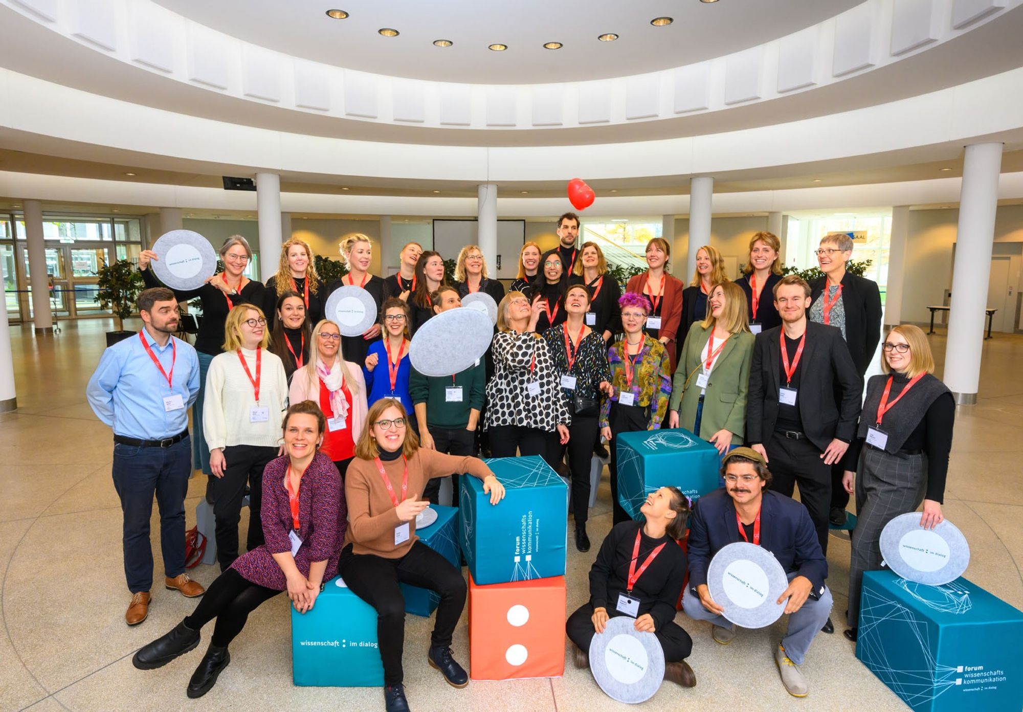 Teamfoto von WiD-Kolleg*innen beim Forum Wissenschaftskommunikation