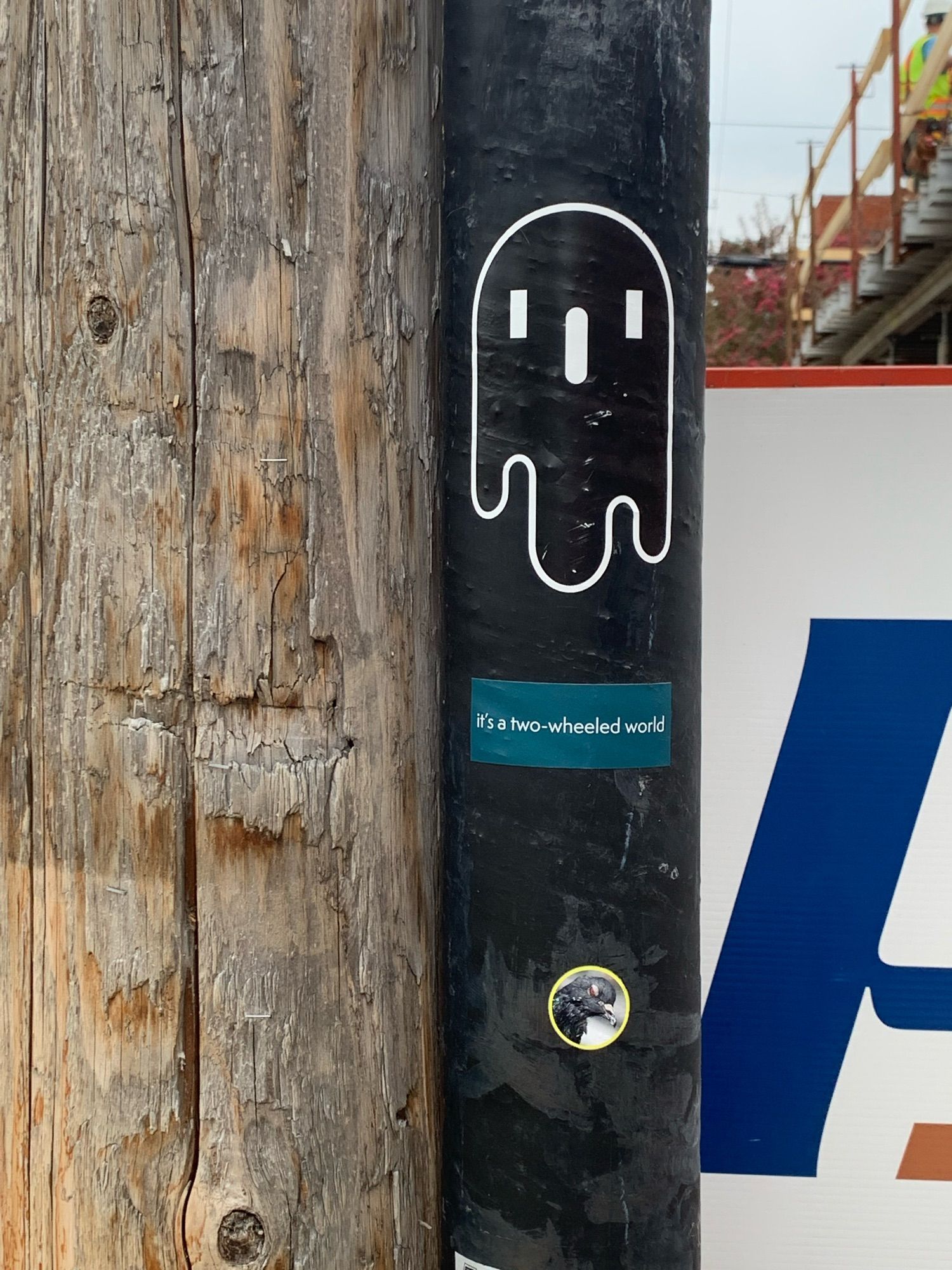 Black melting ghost sticker, with nose