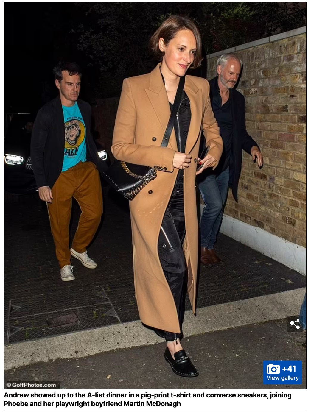 Pap pic of Andrew Scott wearing an ALF t-shirt, not a fucking pig as the Daily Mail describes