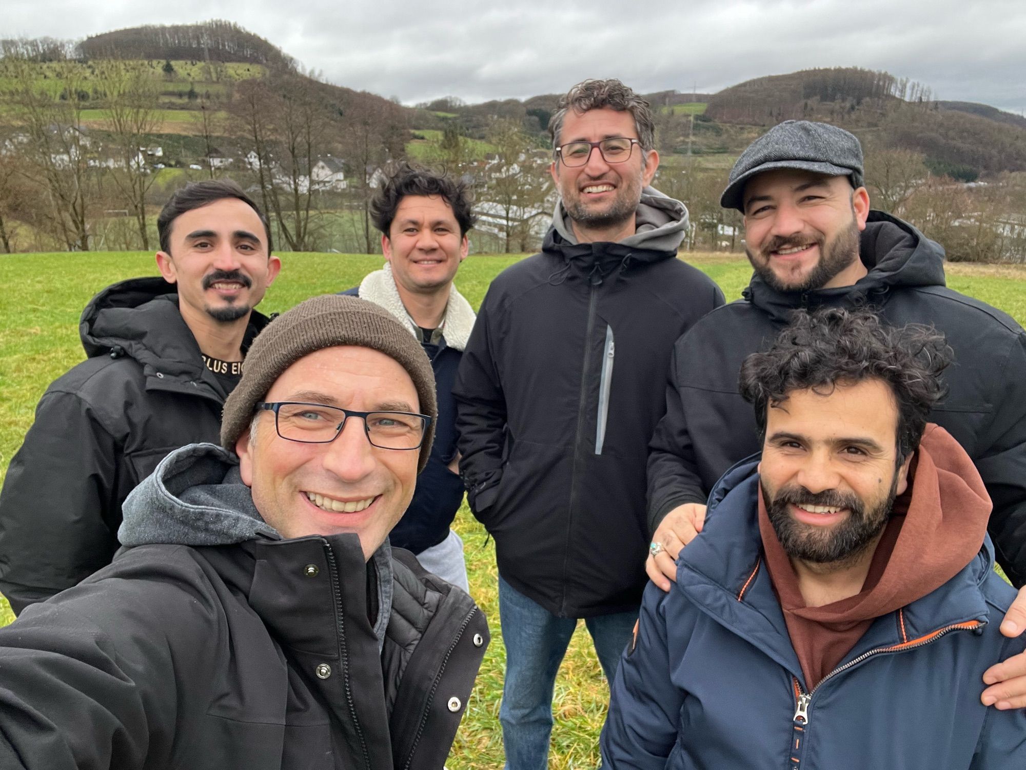 Jamshid, Salim, Yama, Jamal Naser, Najibullah & Axel im Selfie