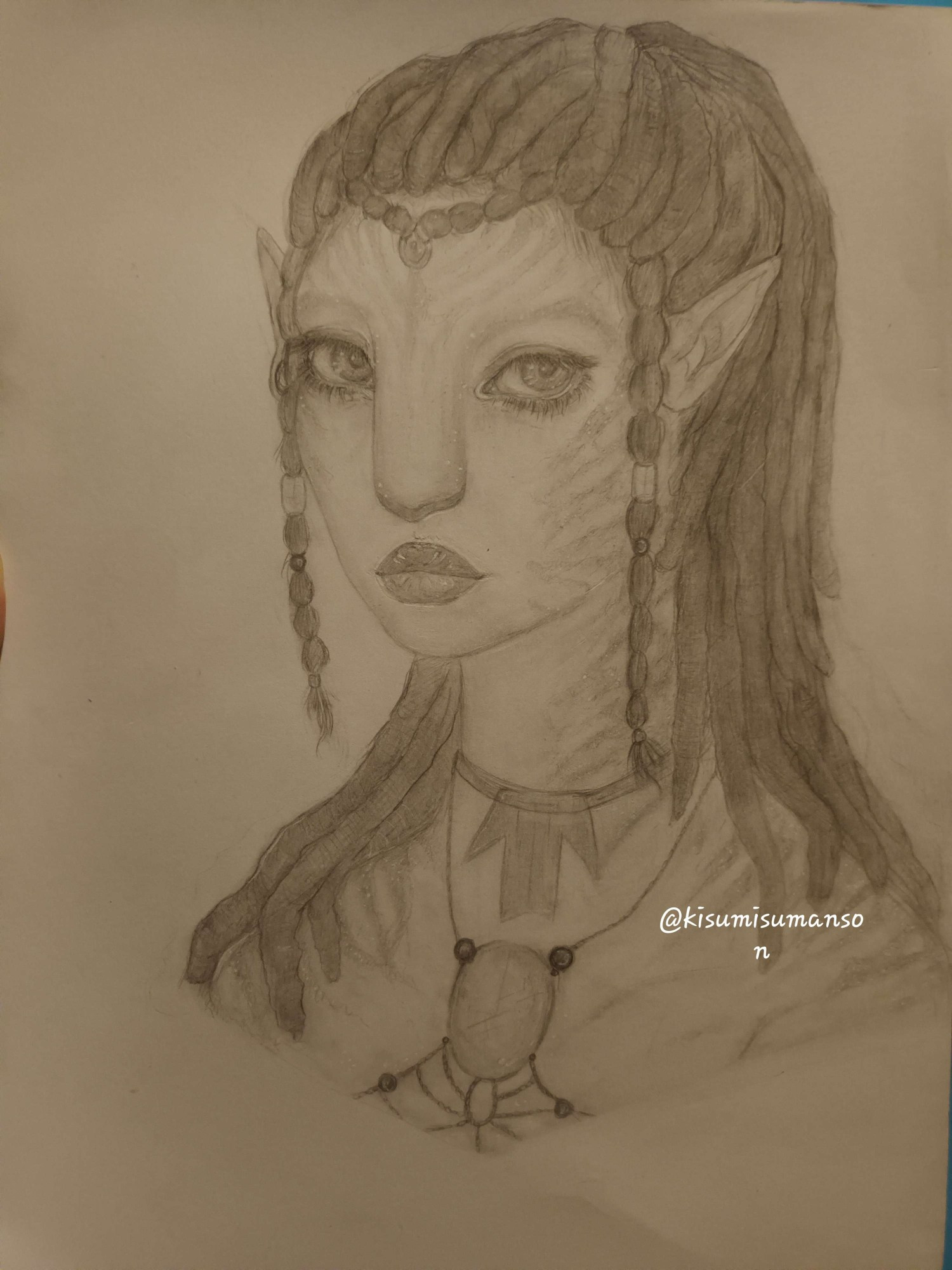 A handrawn traditional semi-realistic graphite shaded and rendered drawing of James Cameron's na'vi creature from the film Avatar. It appears to be a female reef, metkeyina avatar the way of water na'vi with long locs that are half tied in a ponytail, with two bubble braids with beads breaded on them and at the front on their face and a pearl coin on their forehead that is braided onto their hair. The na'vi looks directly at the viewer and their face is 1/4 shown- appearing to have reef na'vi stripes that resembles water waves, full lips with the top one being slightly darker than the bottom lip, hooded big cat-mimicking eyes with long eyelashes, no eyebrows, cat like flat nose, oval smooth and young face, small elf like ears-left one has a stretched hood earing on it. There is a cloth triangle like necklace around the top of her neck and outfit consisting of pearl strings meeting with beads at a larger oval like flat shape, perhaps resembling a seashell. by @kisumisumanson