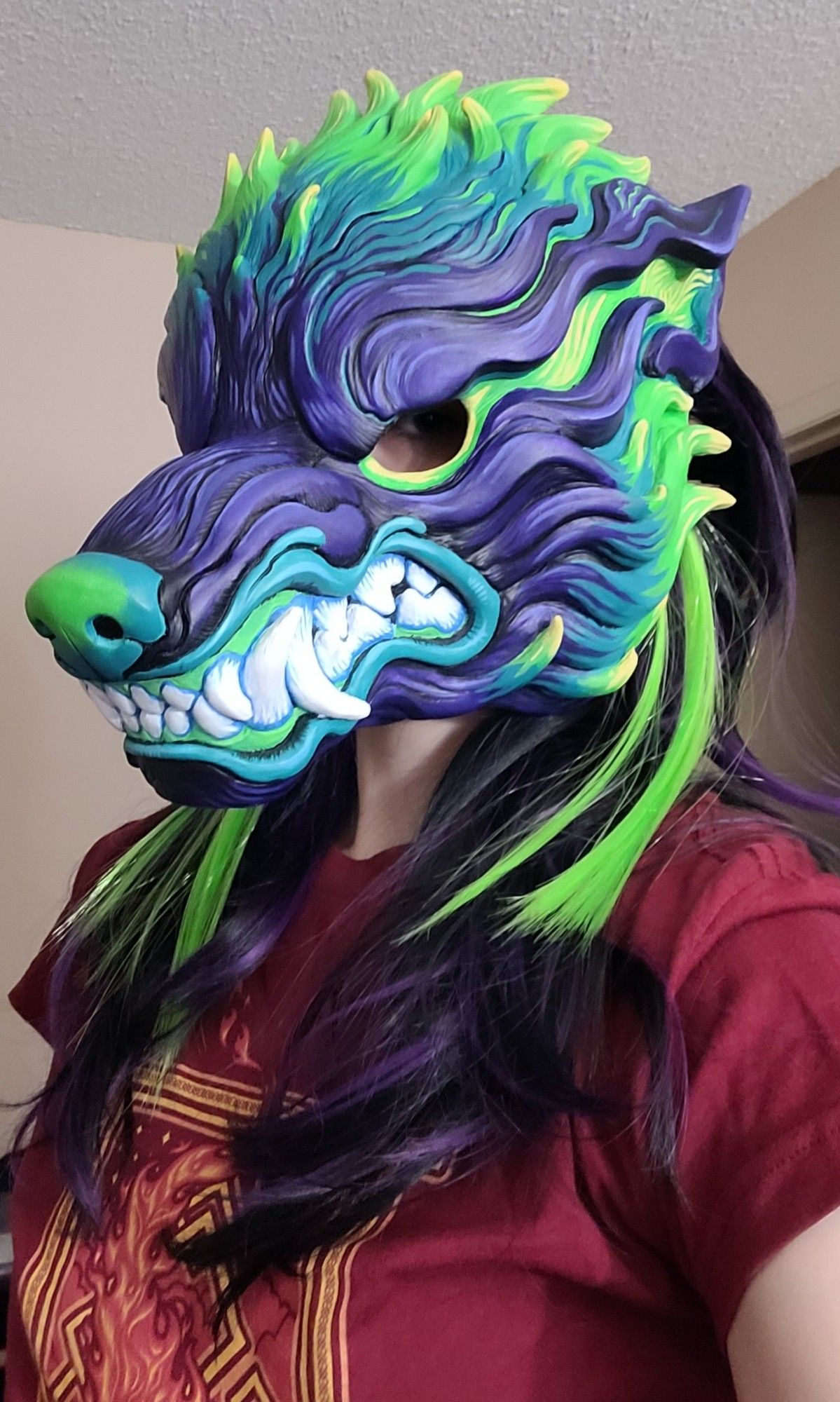 3/4 view of Wavewolf DIY mask by Missmonster.