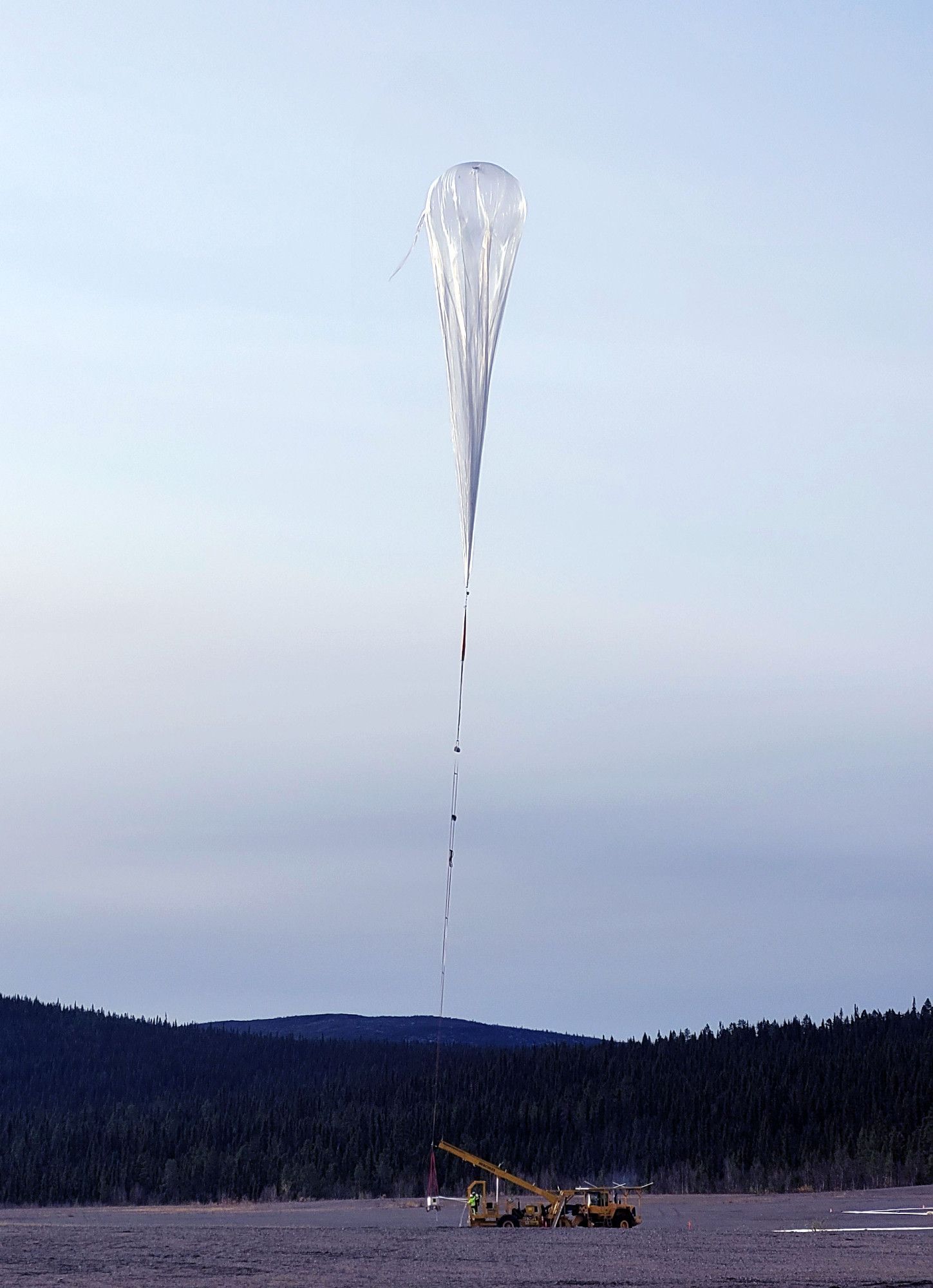 Foto 1:  Forschungsballon BEXUS 35 startete in Esrange (Schweden) am 02.10 um 09:53 Ortszeit; Flughöhe: 27,6 Kilometer um 11:28 Uhr.