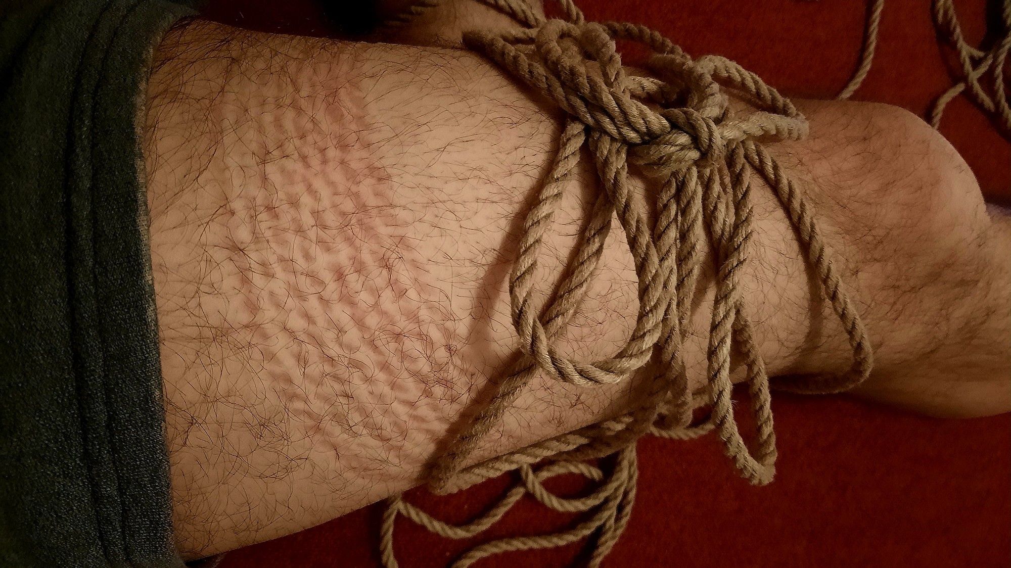 ropemarks und spurenliebe. Seil und Boden.