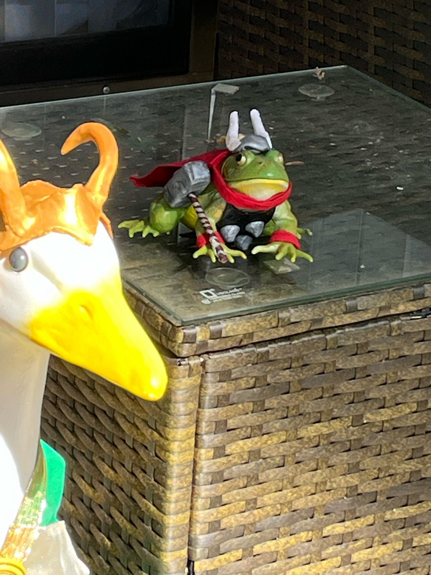 Throg side-eyes Goose Loki.