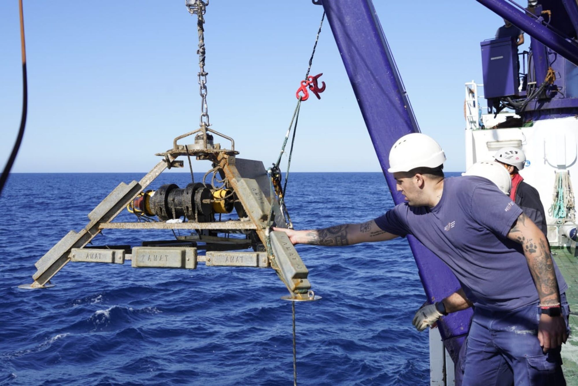 Deployment of ALFREDO benthic lander.