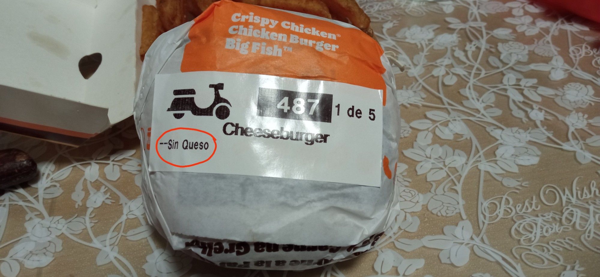 Imagen de una hamburguesa con queso sin queso