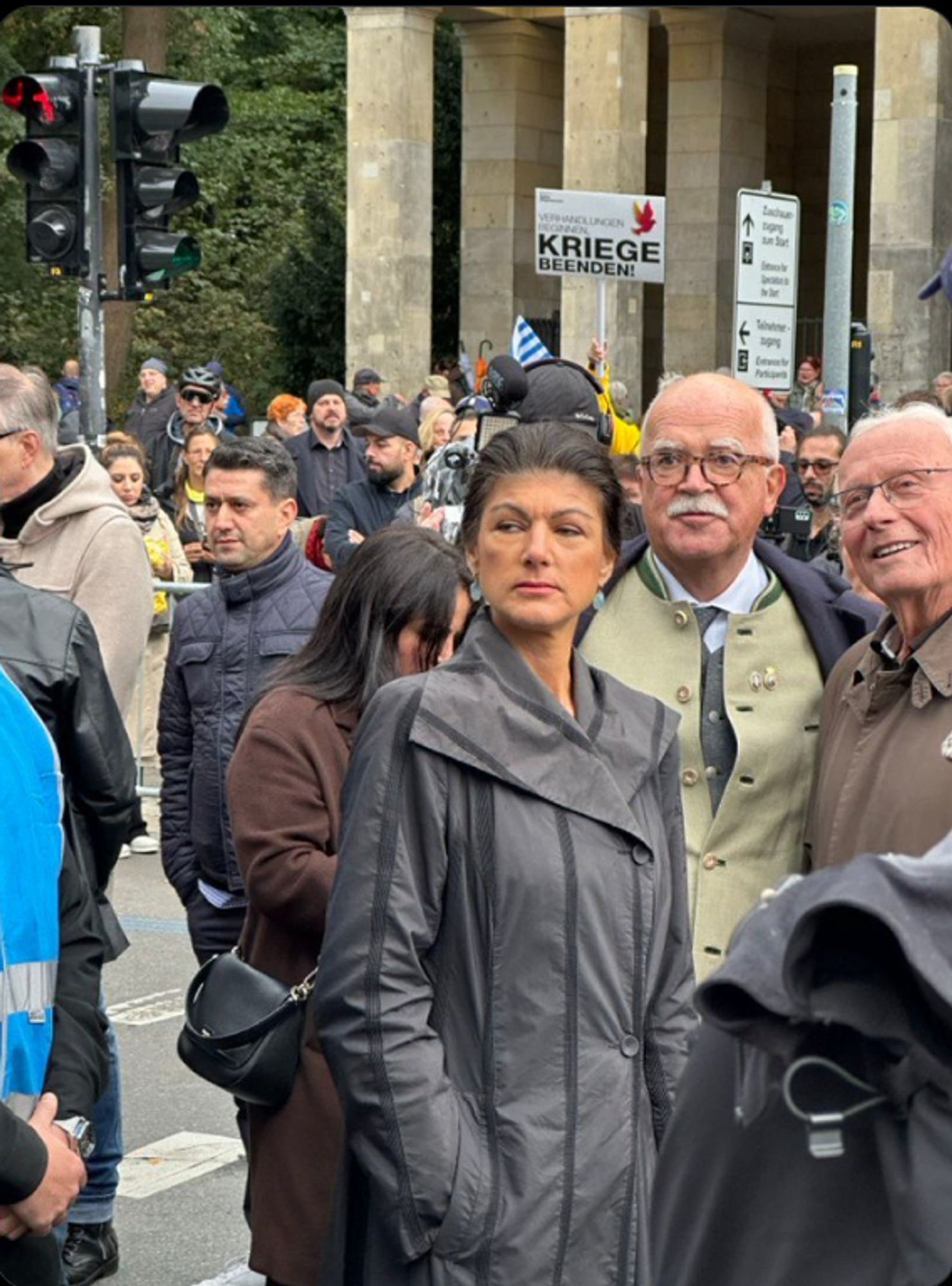 #B0310 #Peacedemo #DayofGermanUnity #Reunification
#SarahWagenknecht #OscarLafontaine and others