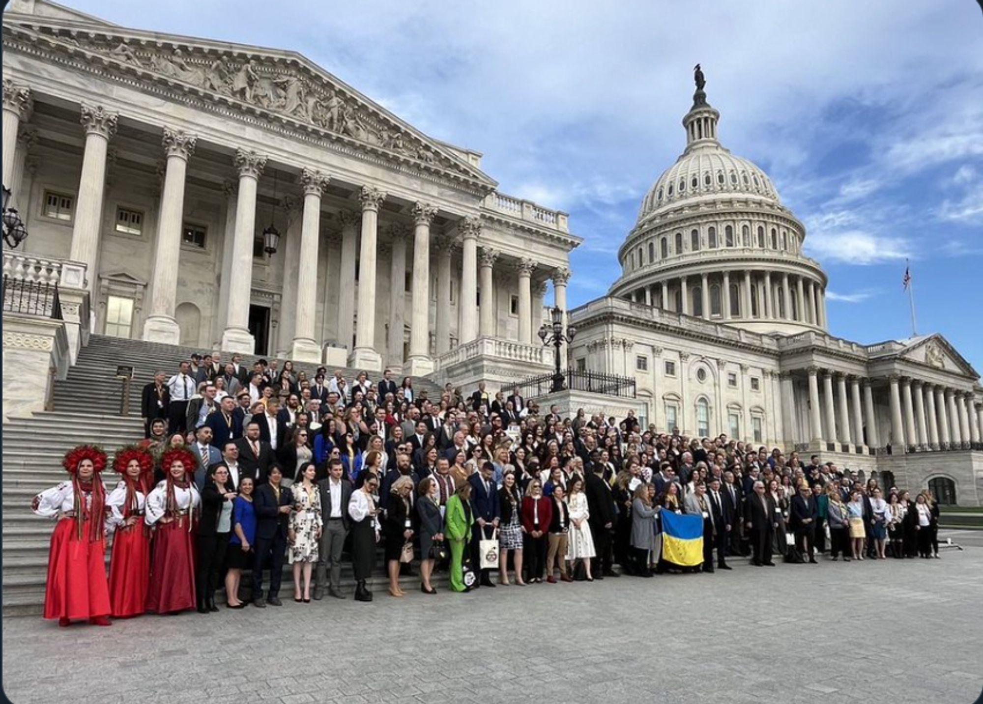 @SpeakerJohnson
must bring supplemental aid to a vote. Representatives must sign discharge petitions to ensure Ukraine aid passes.The 
@AmericaforUA
 Coalition brought together dozens of organizations and hundreds of advocates from around the U.S. for the most important #UkraineActionSummit yet to make one crucial demand of Congress: pass #UkraineAidNow.