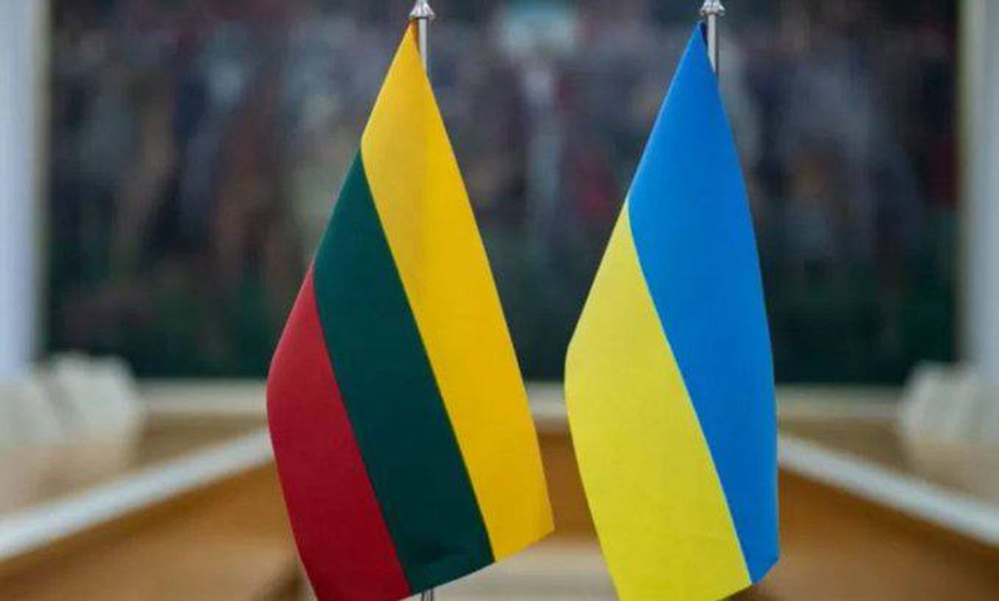 "Lithuania will soon provide Ukraine with urgently needed short-range air defense systems, contributing to the 'air defense coalition' led by Germany, the U.S., and France. We will also supply other military equipment, weapons, and systems essential for daily combat. This is an investment in our own security," said Lithuanian Defense Minister Laurynas Kasčiūnas.
The aid package will include 14 M113 armored personnel carriers, short-range air defense systems with missiles, electronic warfare equipment, SUVs with spare parts, tractor trucks, loader systems, small arms and ammunition, and additional spare parts.