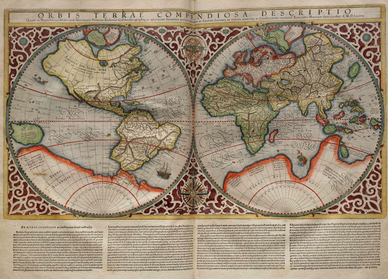 Das Bild zeigt eine alte Weltkarte mit dem Titel "ORBIS TERRAE COMPENDIOSA DESCRIPTIO" von Gerardus Mercator aus dem Jahr 1569. Die Karte ist in zwei Halbkugeln geteilt, die linke zeigt die Amerikas und die rechte zeigt die Alte Welt (Europa, Asien und Afrika). Es gibt detaillierte geografische Darstellungen, maritime Elemente wie Schiffe und eine dekorative Rahmenverzierung. Unten befinden sich Texte, die wahrscheinlich Informationen oder Beschreibungen zur Karte enthalten
