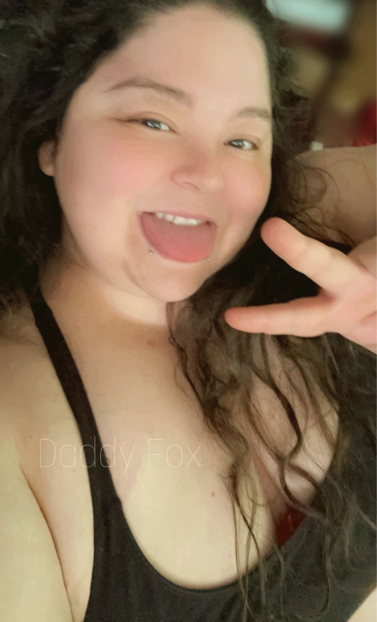 Bbw Domme with the peace sign