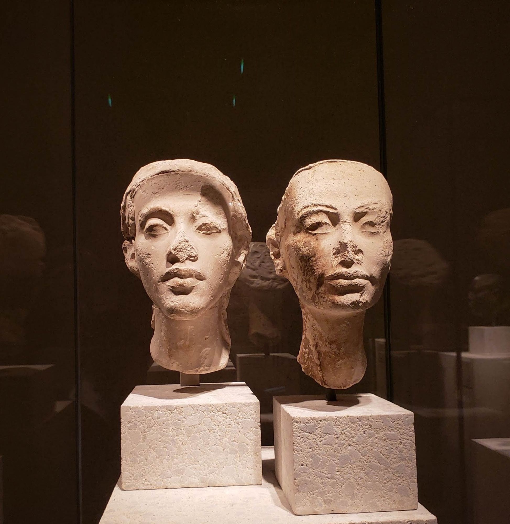 Limestone busts of Nefertiti & Akhenaten in the Neues Museum.