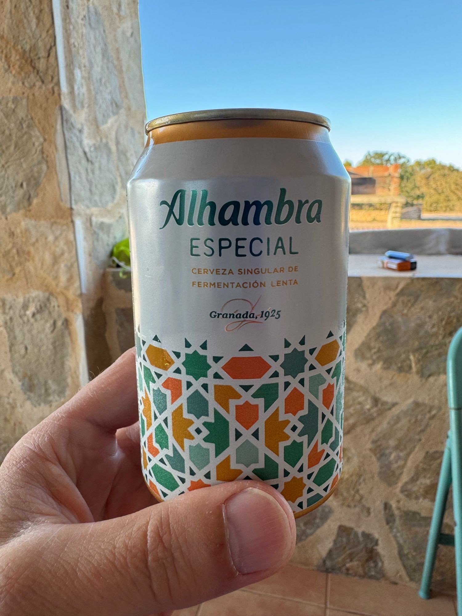 Ein Büchse Spanisches Alhambra Especial Bier zum „Feierabend“