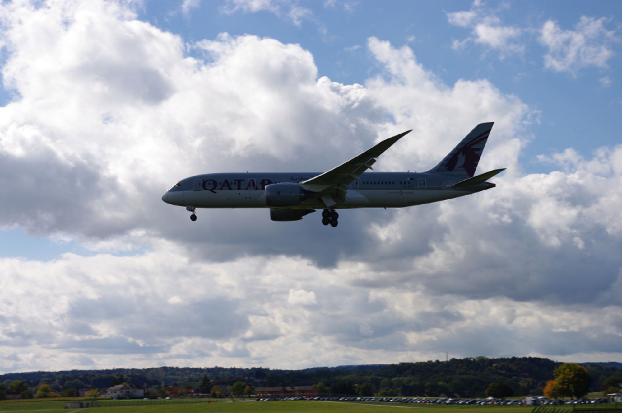 Qatar B787 landing in Zurich