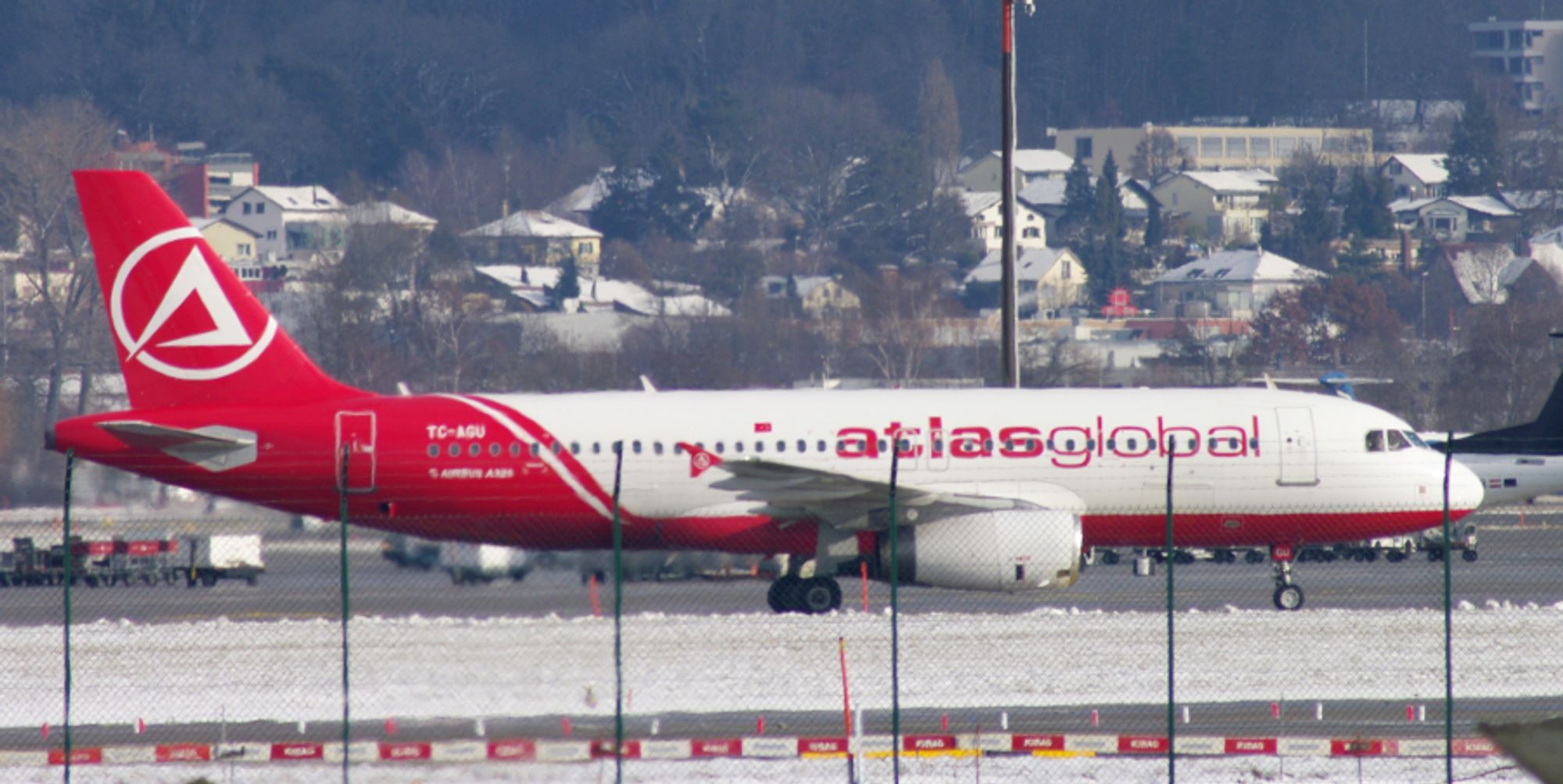 Atlasjet A320-232 at Zurich