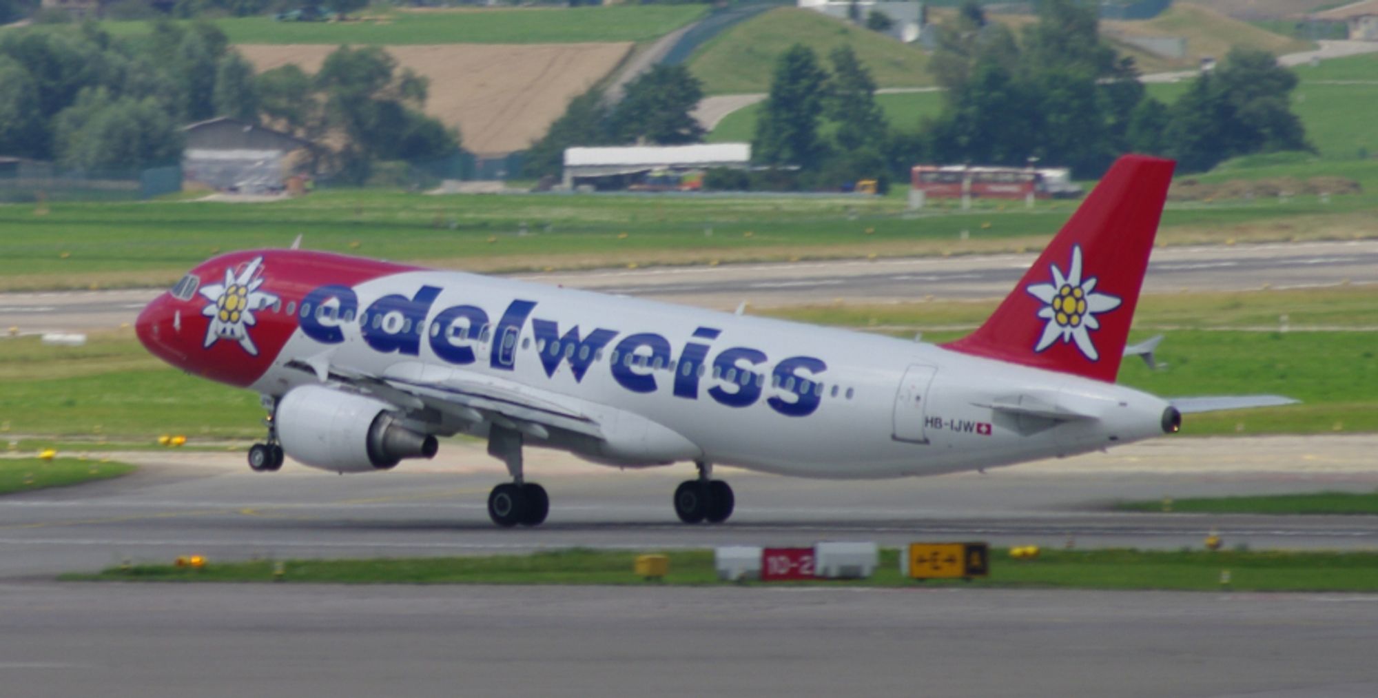 Edelweiss Air Airbus A320